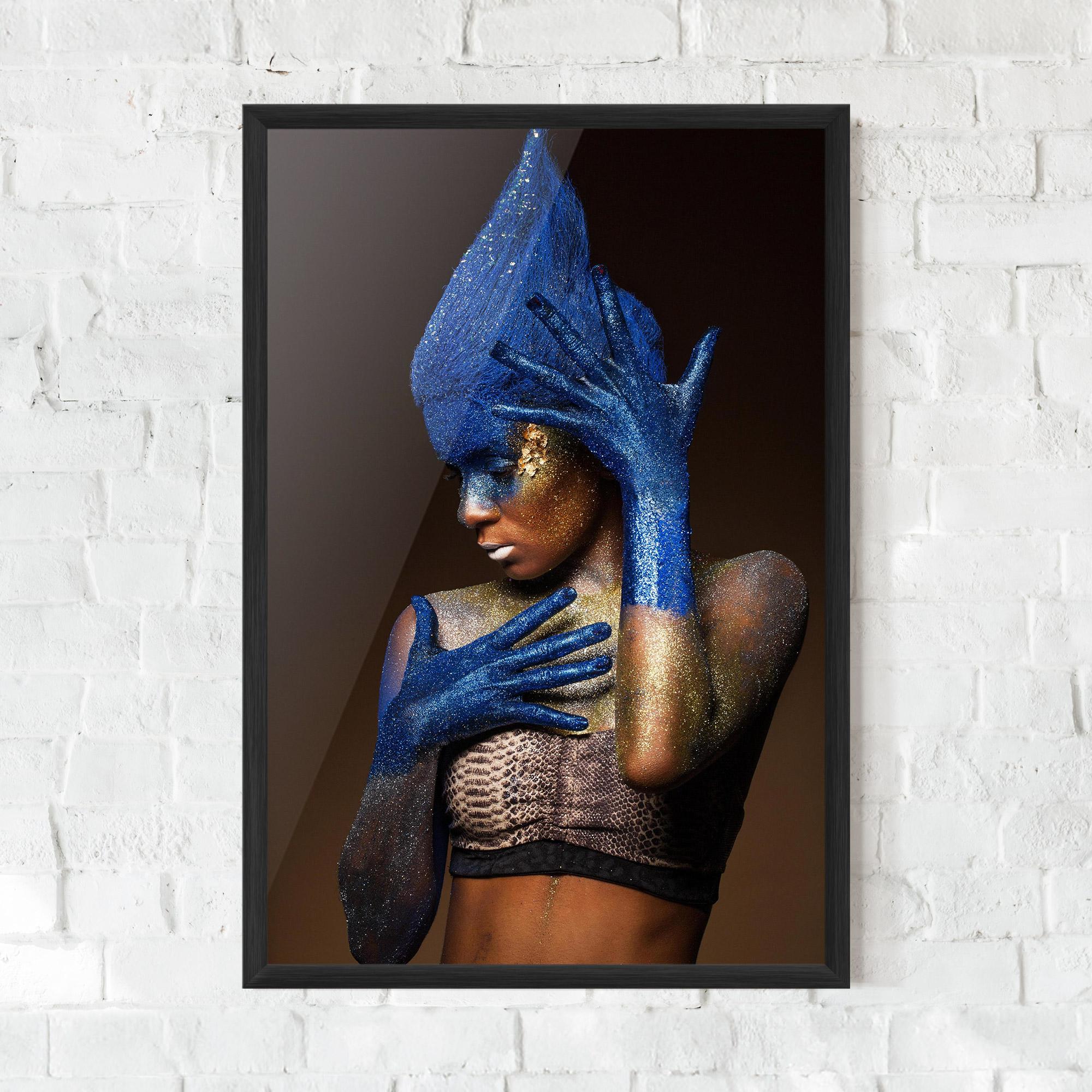 Gerahmte Poster Blue Hands Makeup mockup 0