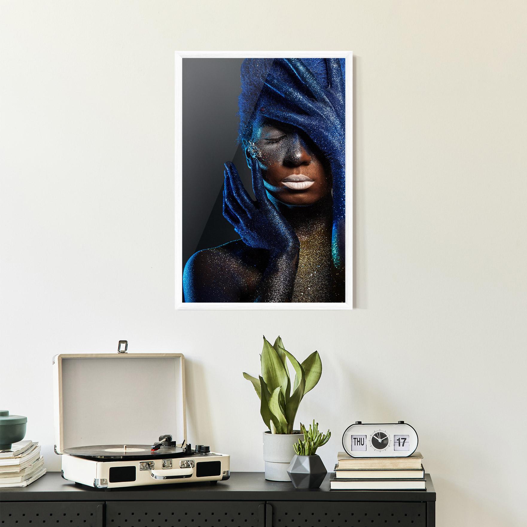 Gerahmte Poster Blue Hair Hands mockup 2