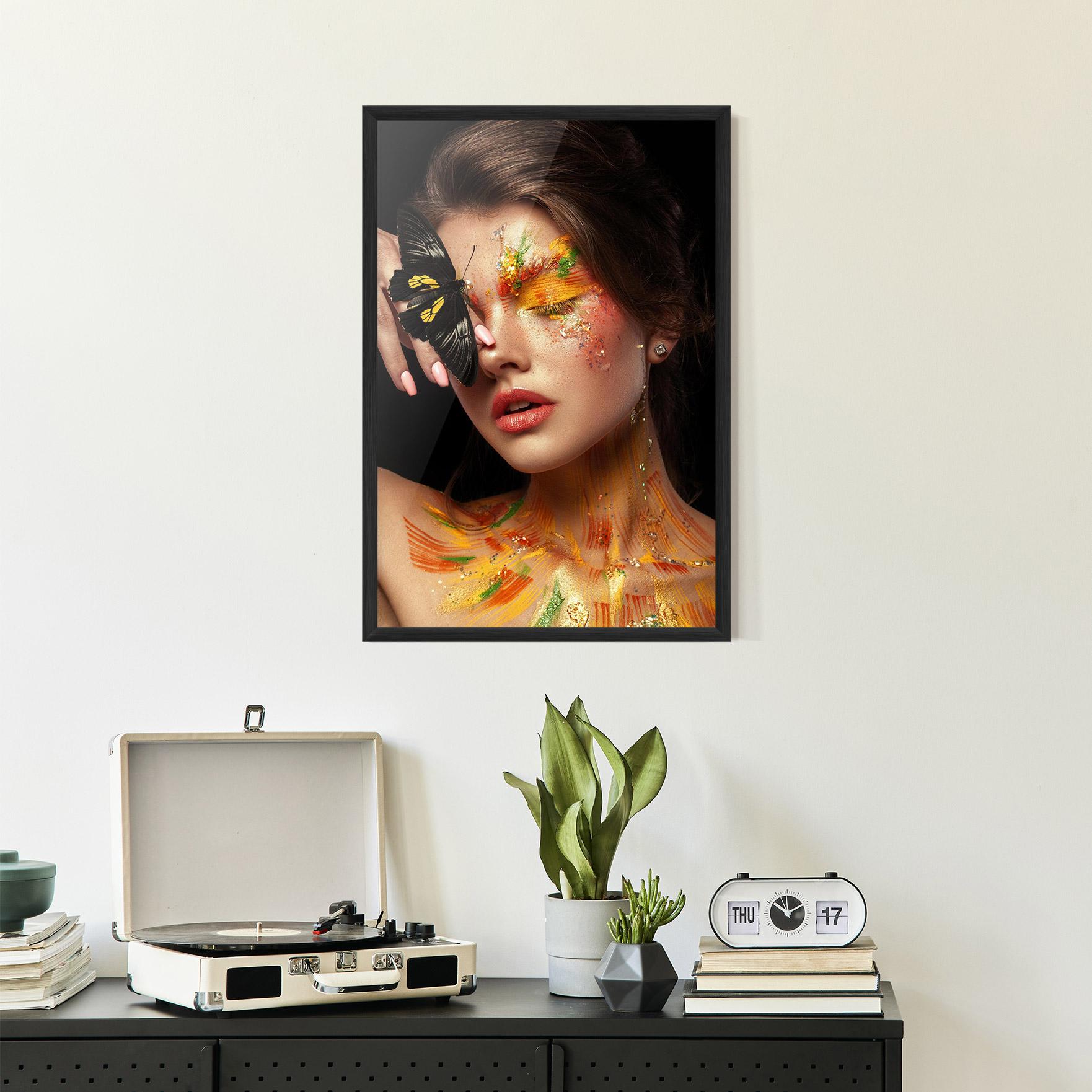 Gerahmte Poster Butterflu Makeup mockup 2