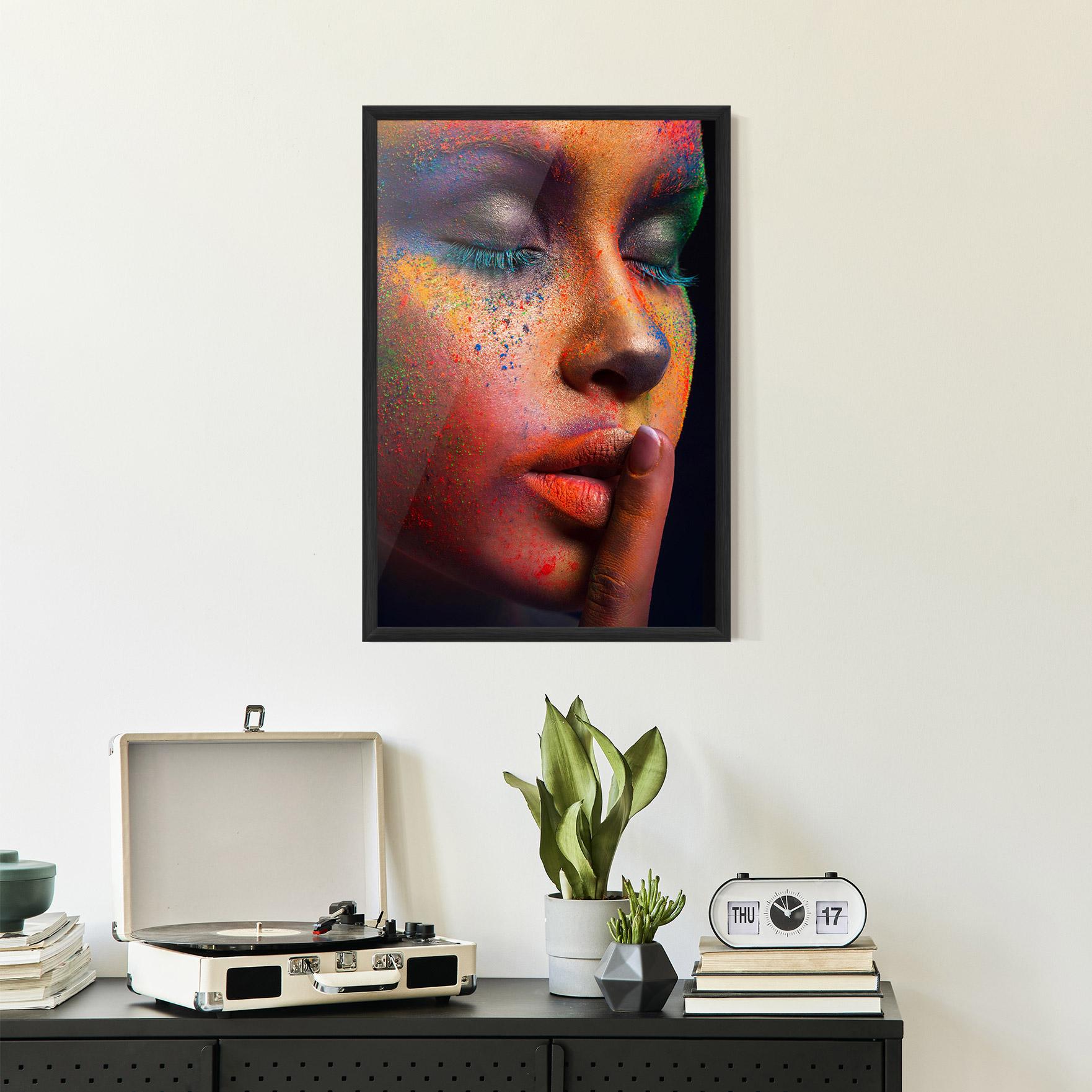 Gerahmte Poster Makeup Splash Color mockup 2