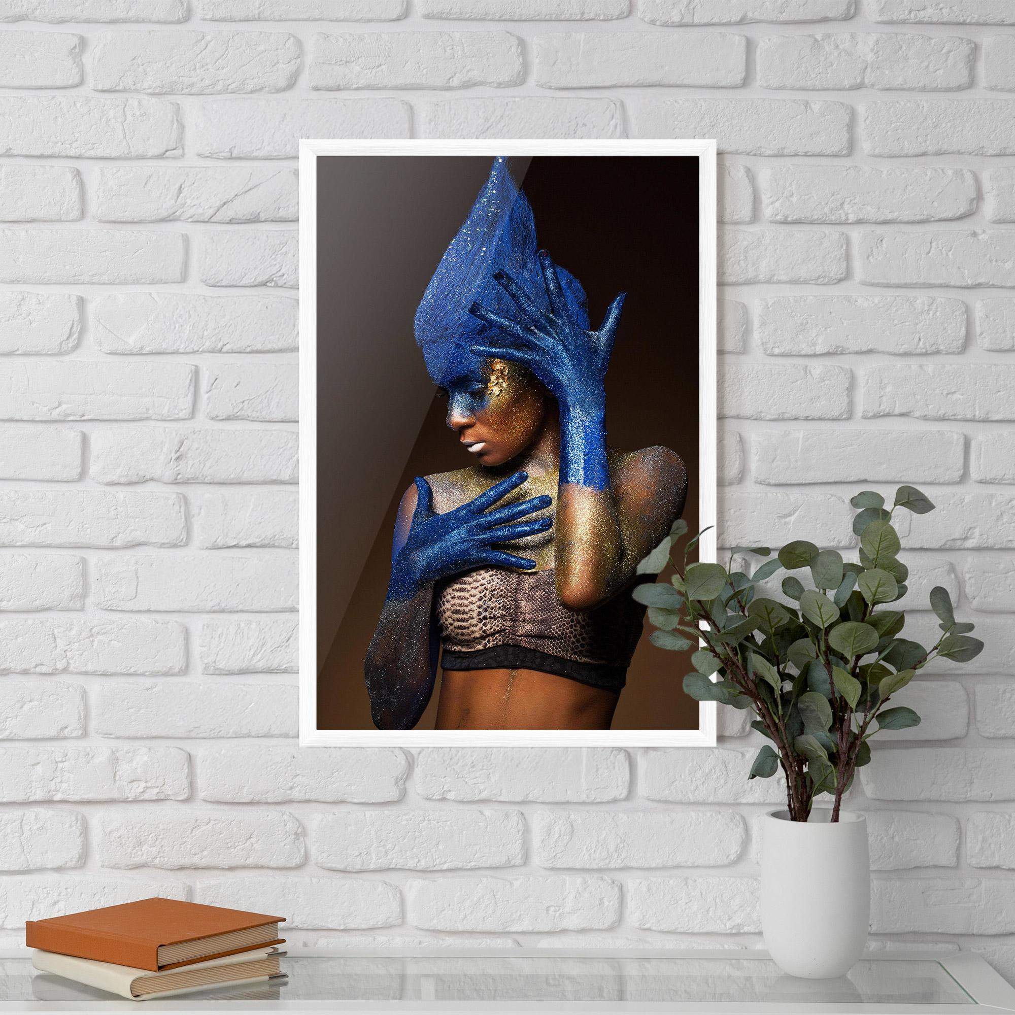 Gerahmte Poster Blue Hands Makeup mockup 5