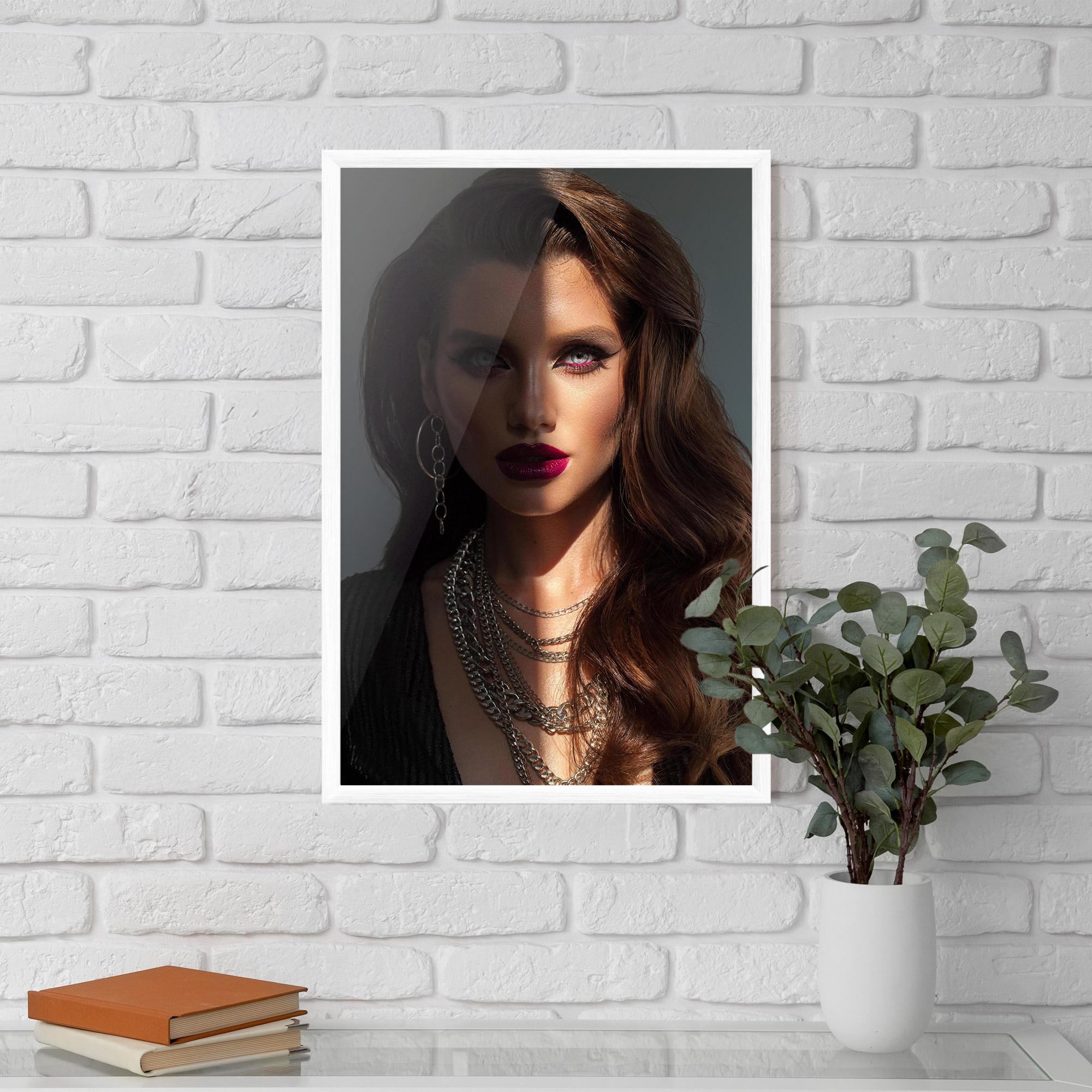 Gerahmte Poster Model Makeup mockup 5