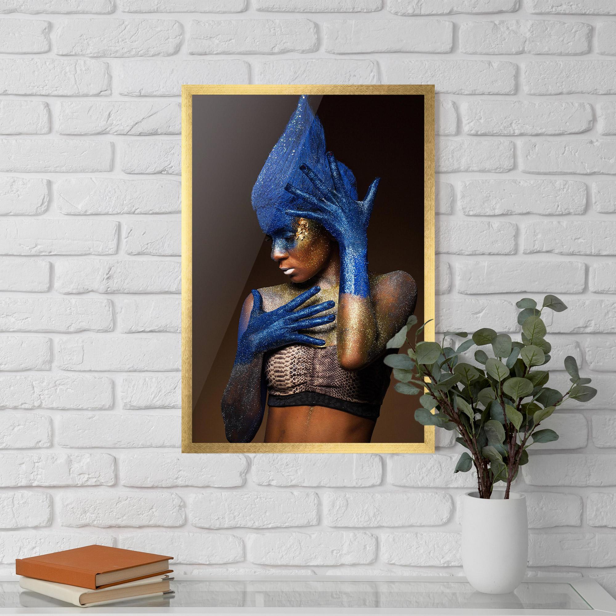 Gerahmte Poster Blue Hands Makeup mockup 5