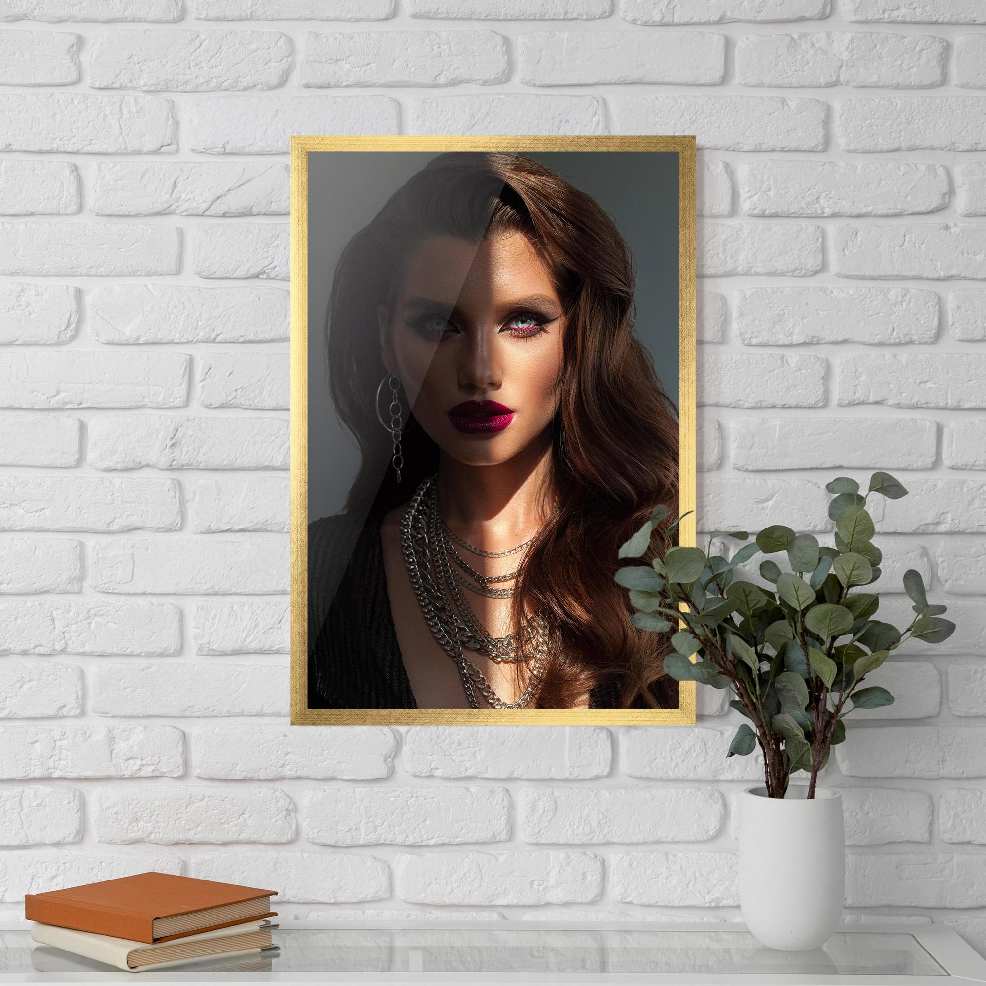 Gerahmte Poster Model Makeup mockup 5