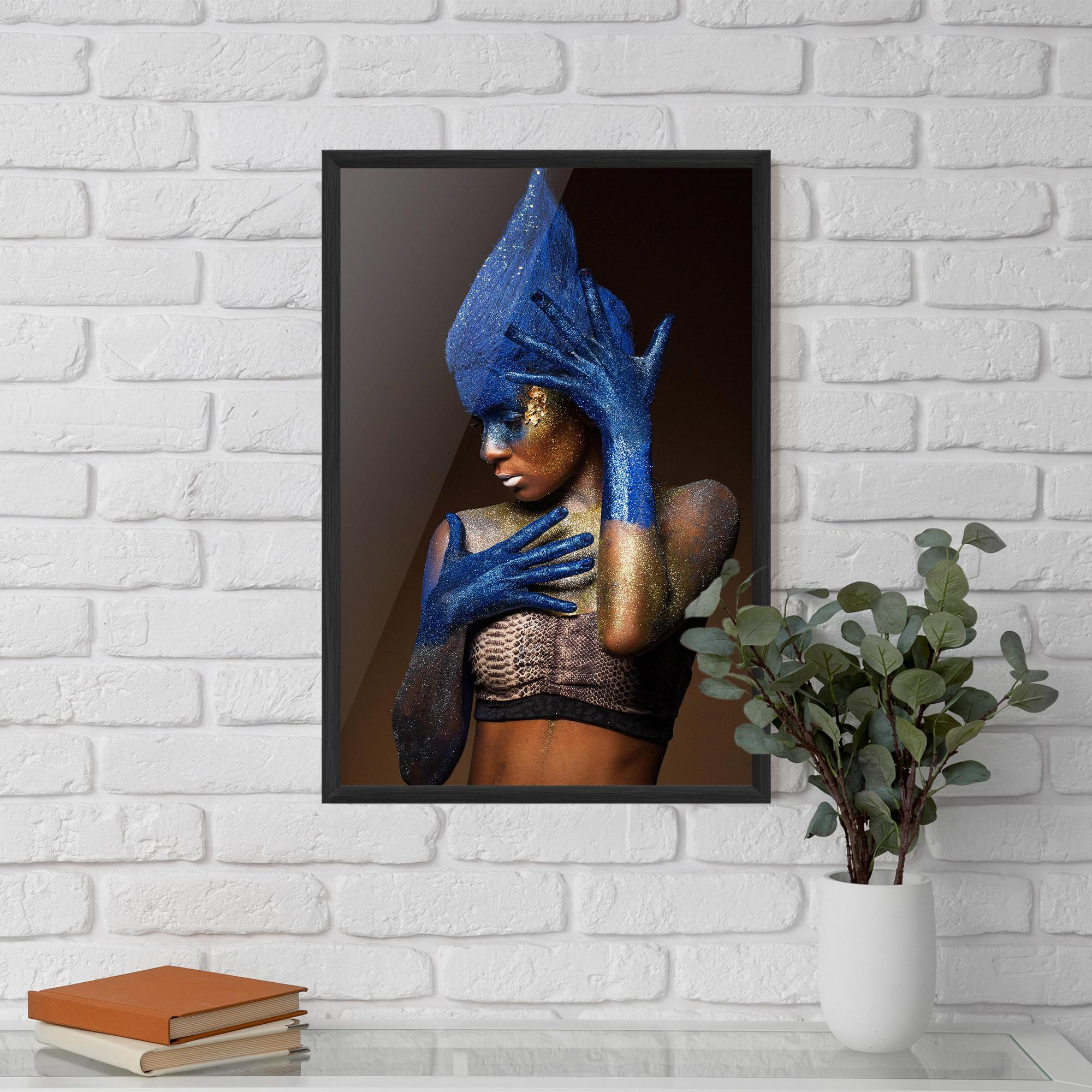 Gerahmte Poster Blue Hands Makeup mockup 5