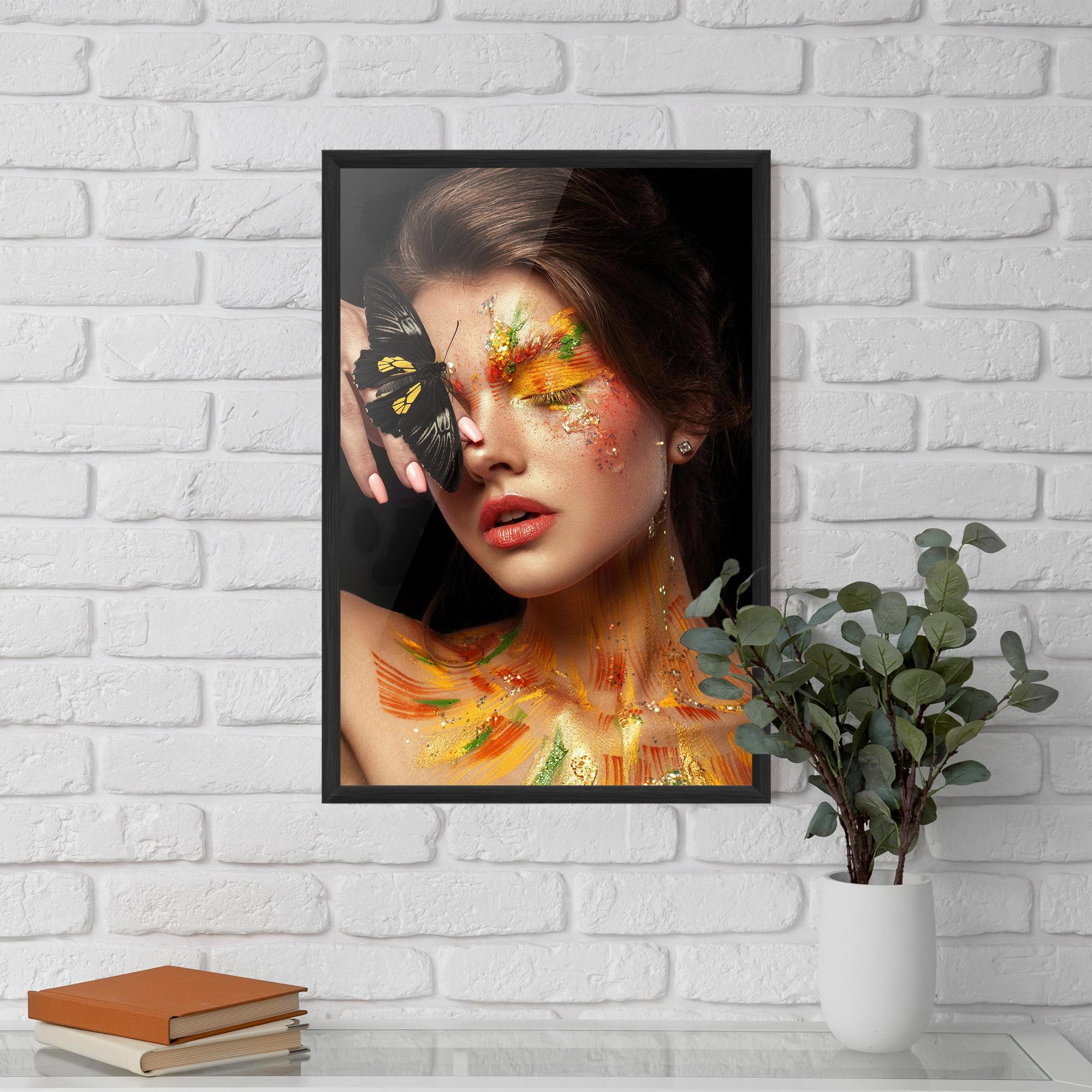 Gerahmte Poster Butterflu Makeup mockup 5