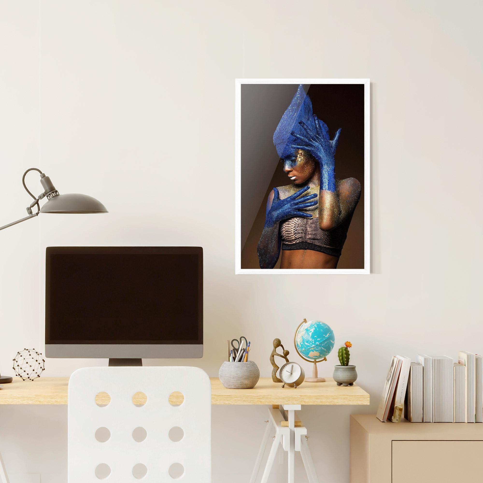 Gerahmte Poster Blue Hands Makeup mockup 6