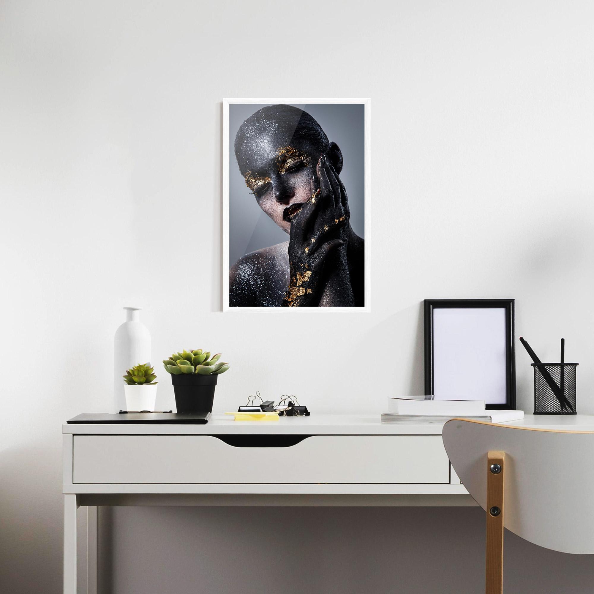 Gerahmte Poster Black Artistic Makeup mockup 7