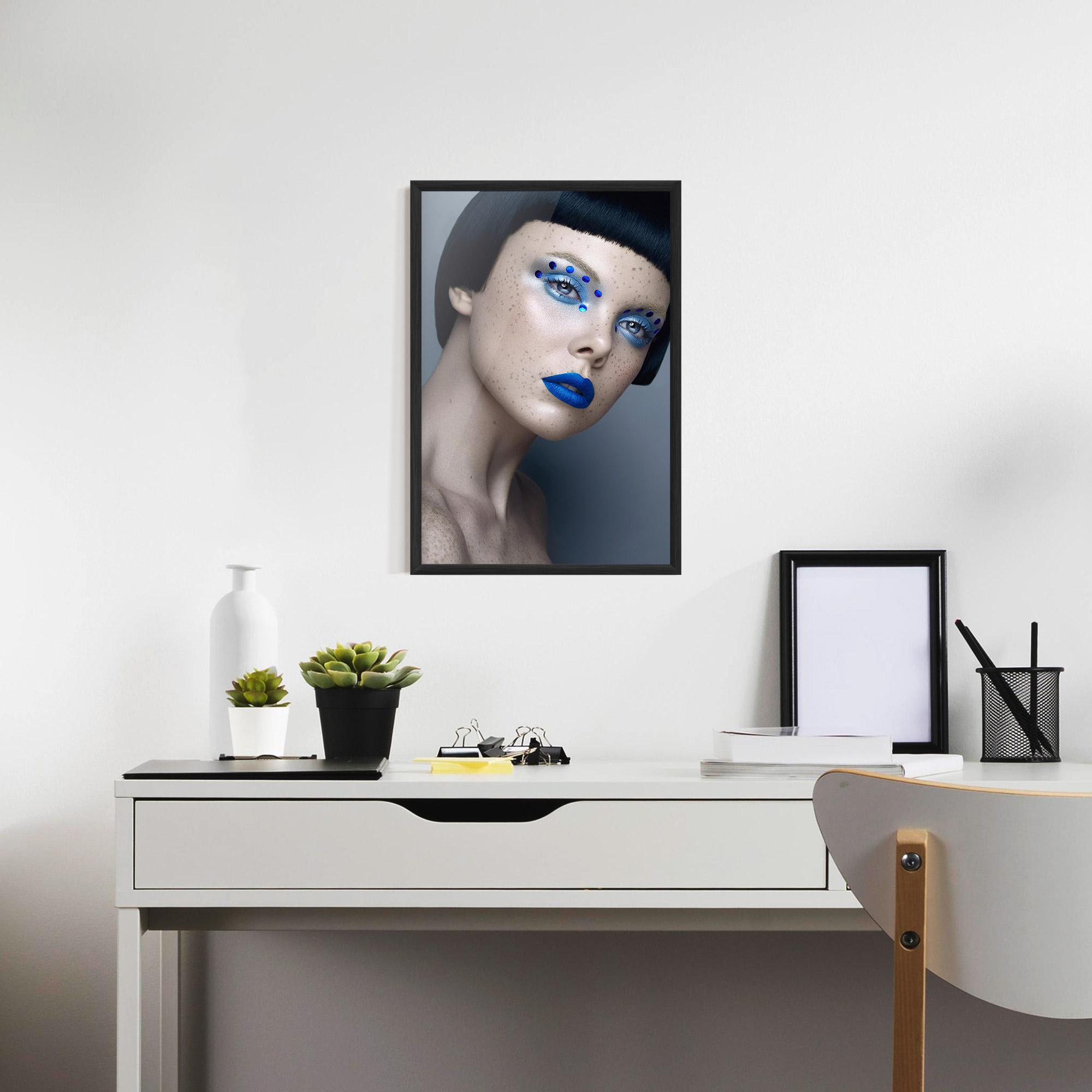 Gerahmte Poster Pretty Blue Makeup mockup 7