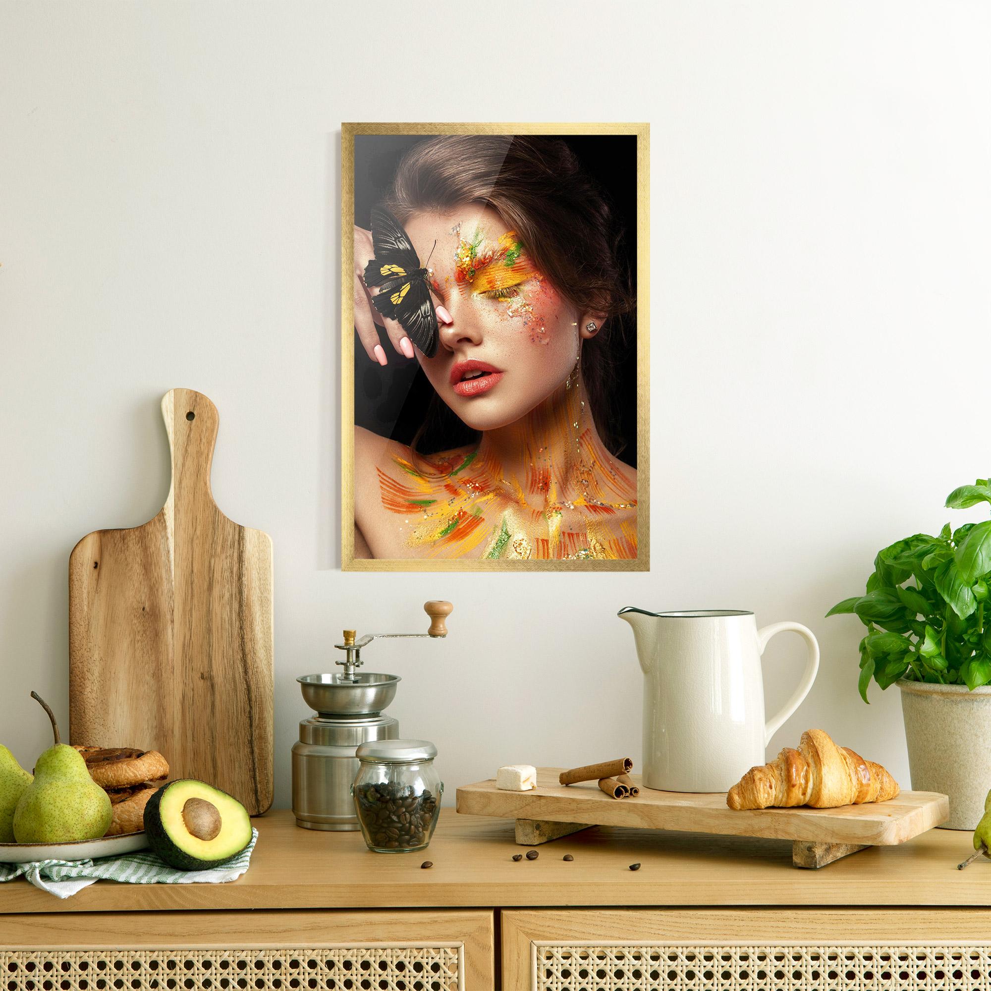 Gerahmte Poster Butterflu Makeup mockup 8
