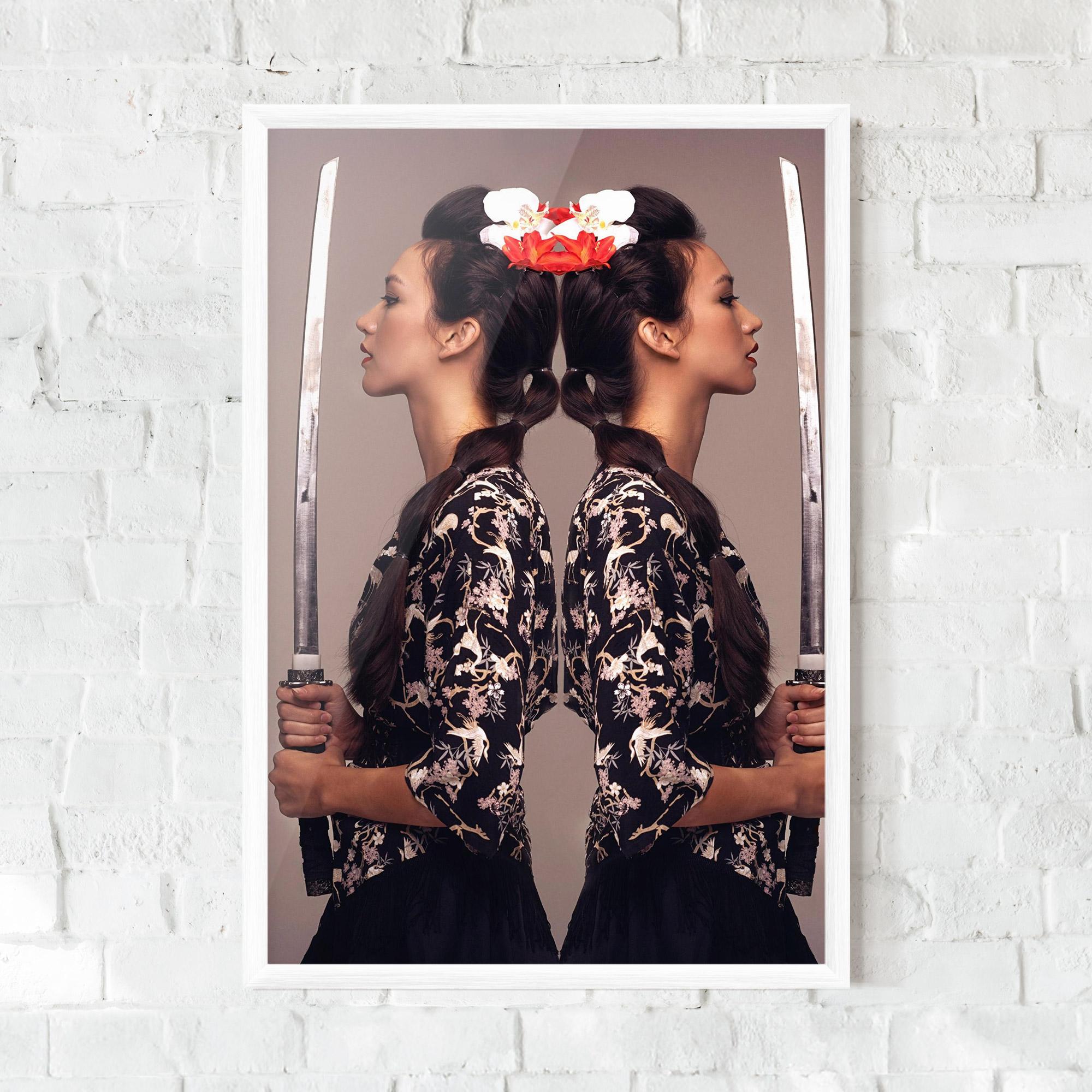 Gerahmte Poster Warrior Mirrored Woman mockup 0