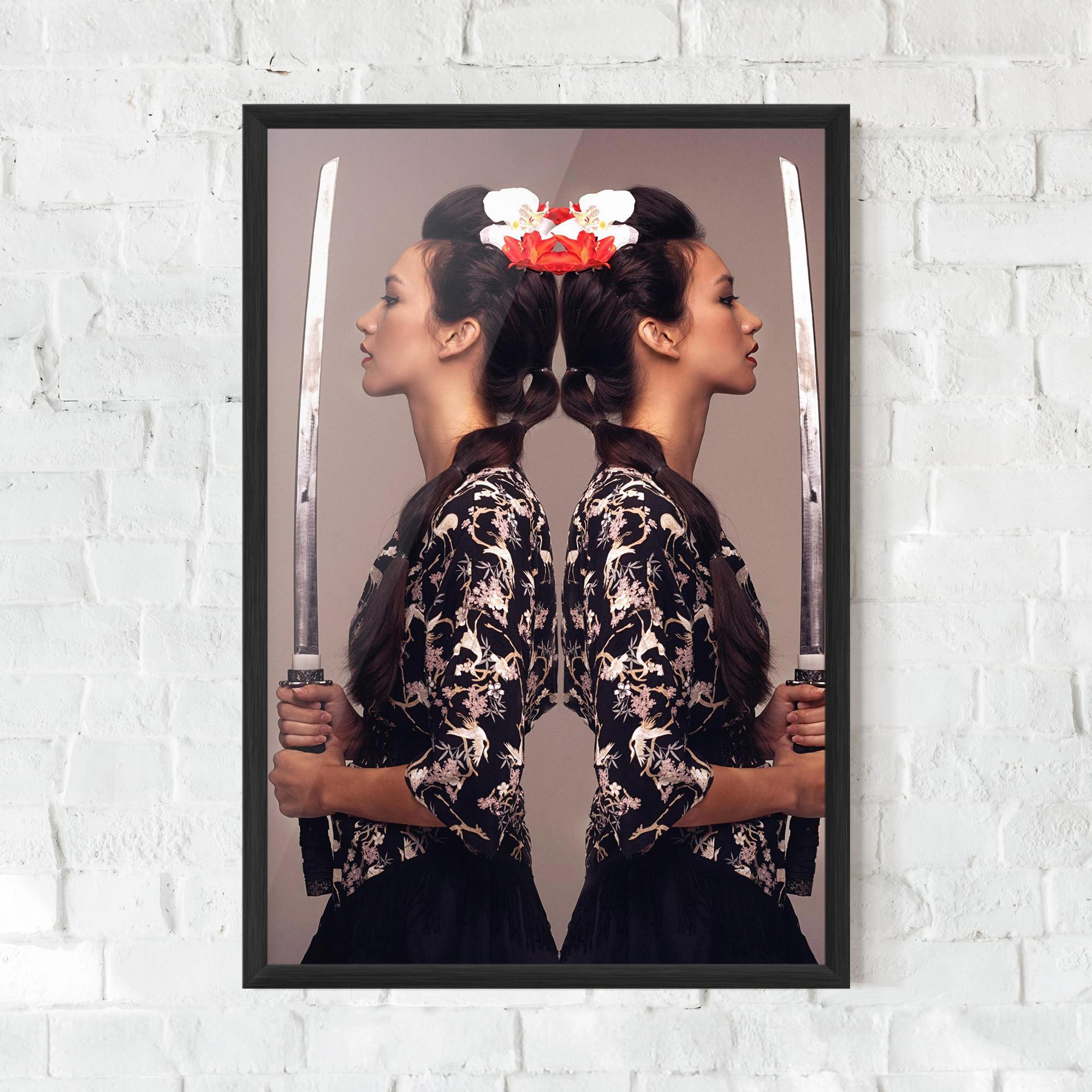 Gerahmte Poster Warrior Mirrored Woman mockup 0