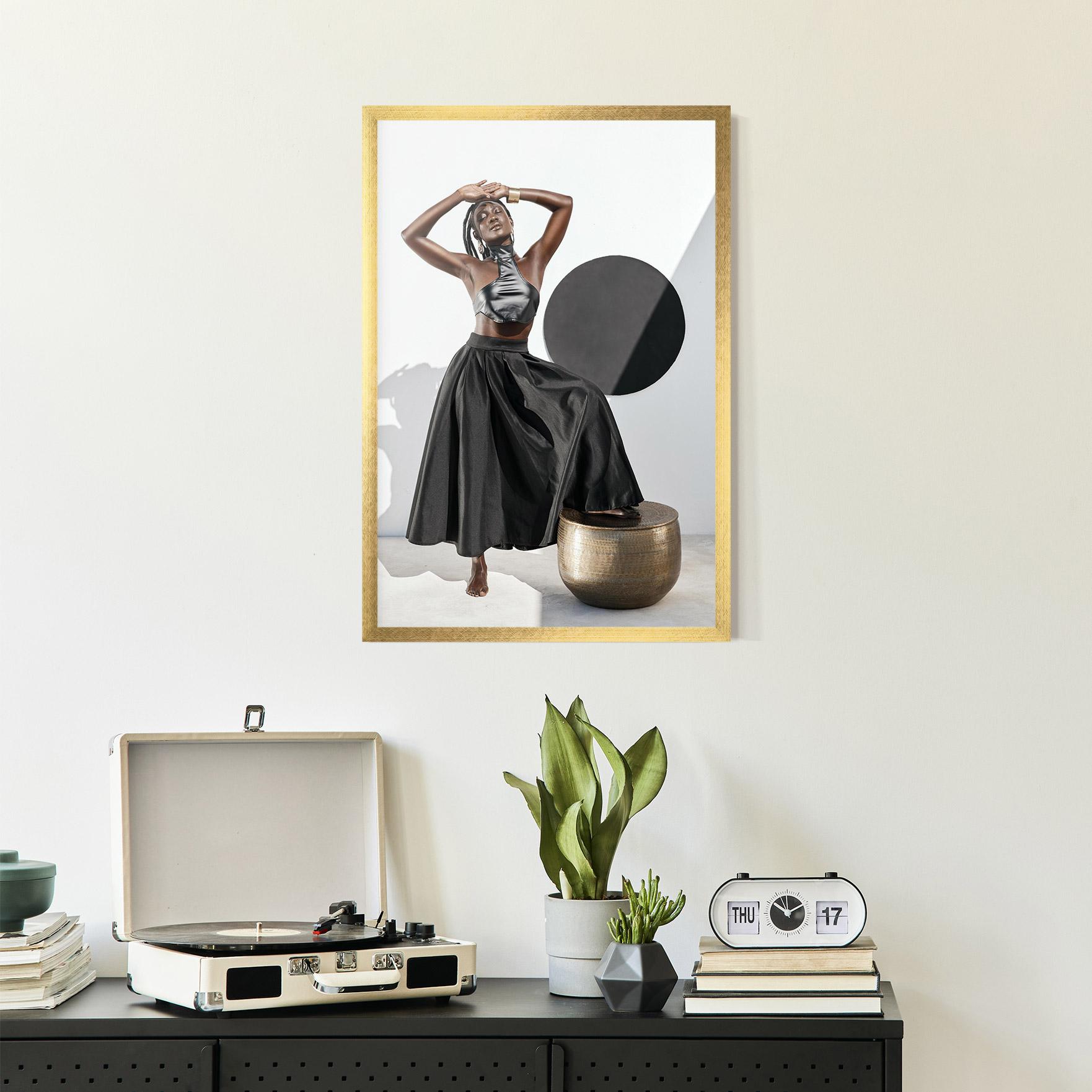 Gerahmte Poster Confidence Queen mockup 2