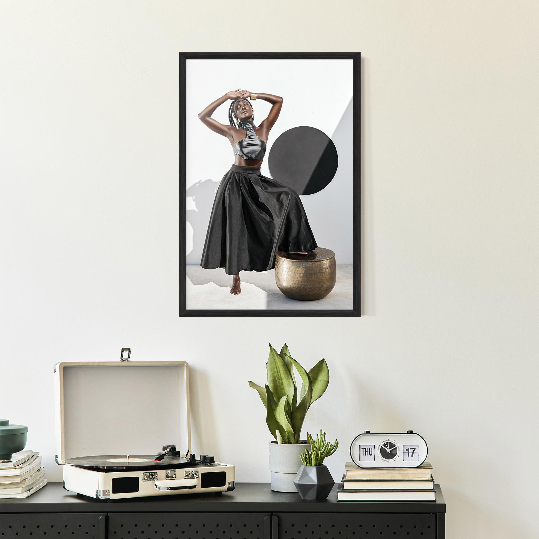 Gerahmte Poster Confidence Queen mockup 2