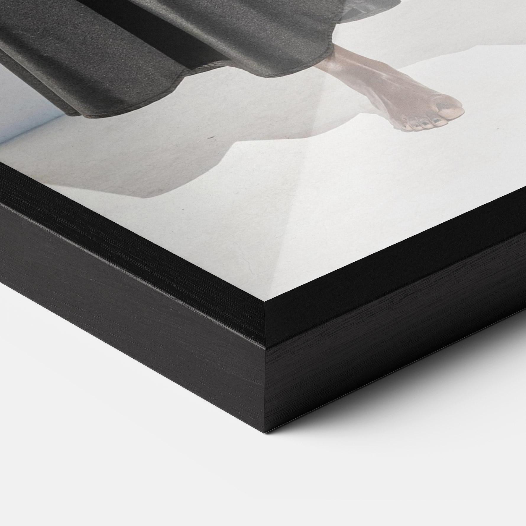 Gerahmte Poster Confidence Queen mockup 3