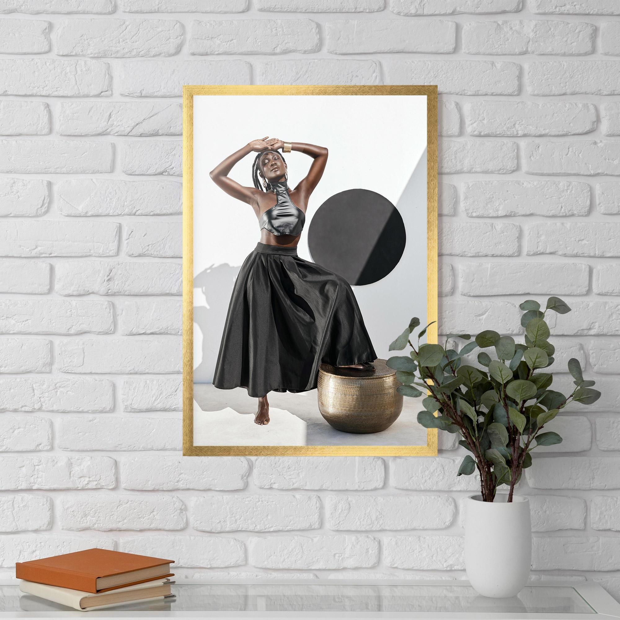 Gerahmte Poster Confidence Queen mockup 5