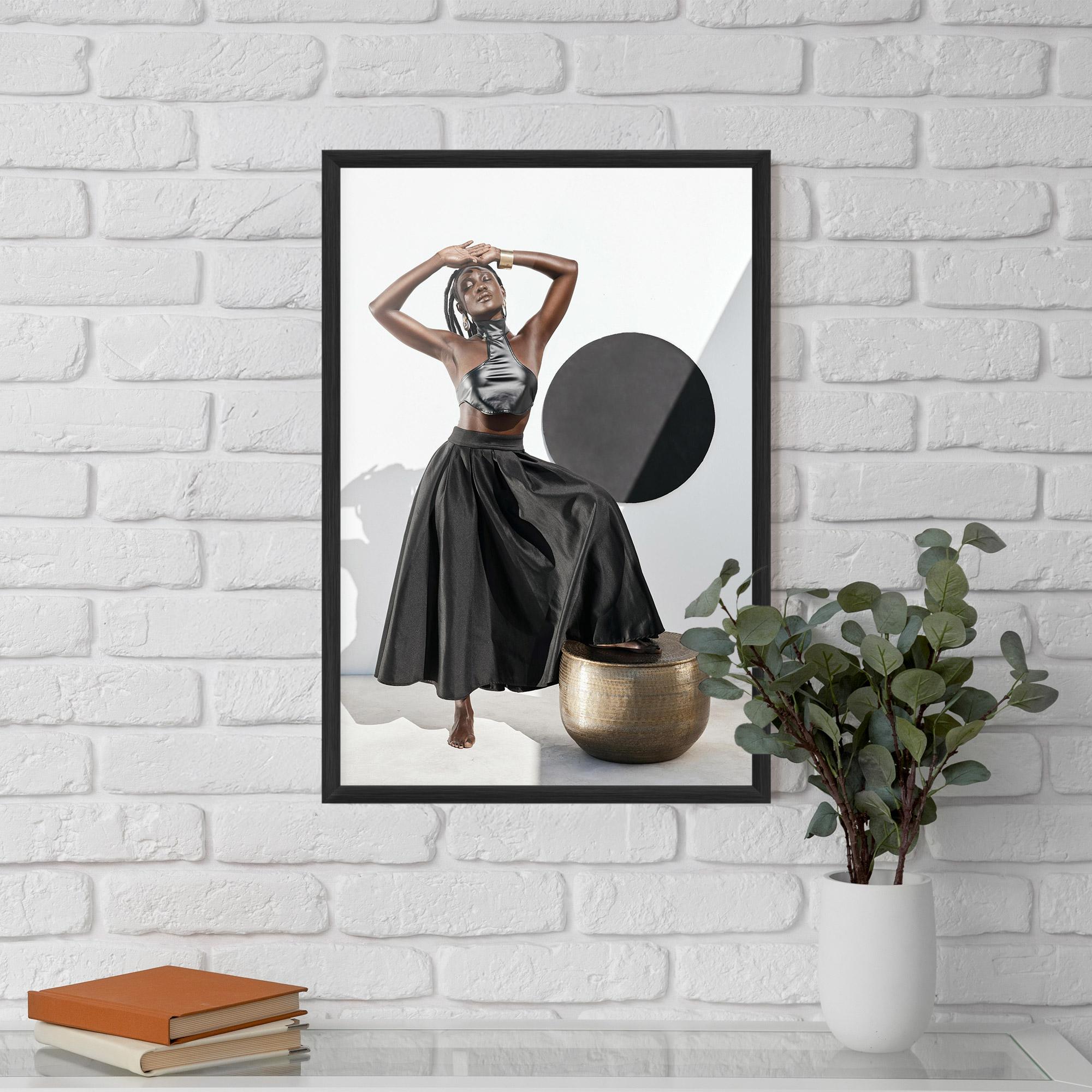 Gerahmte Poster Confidence Queen mockup 5