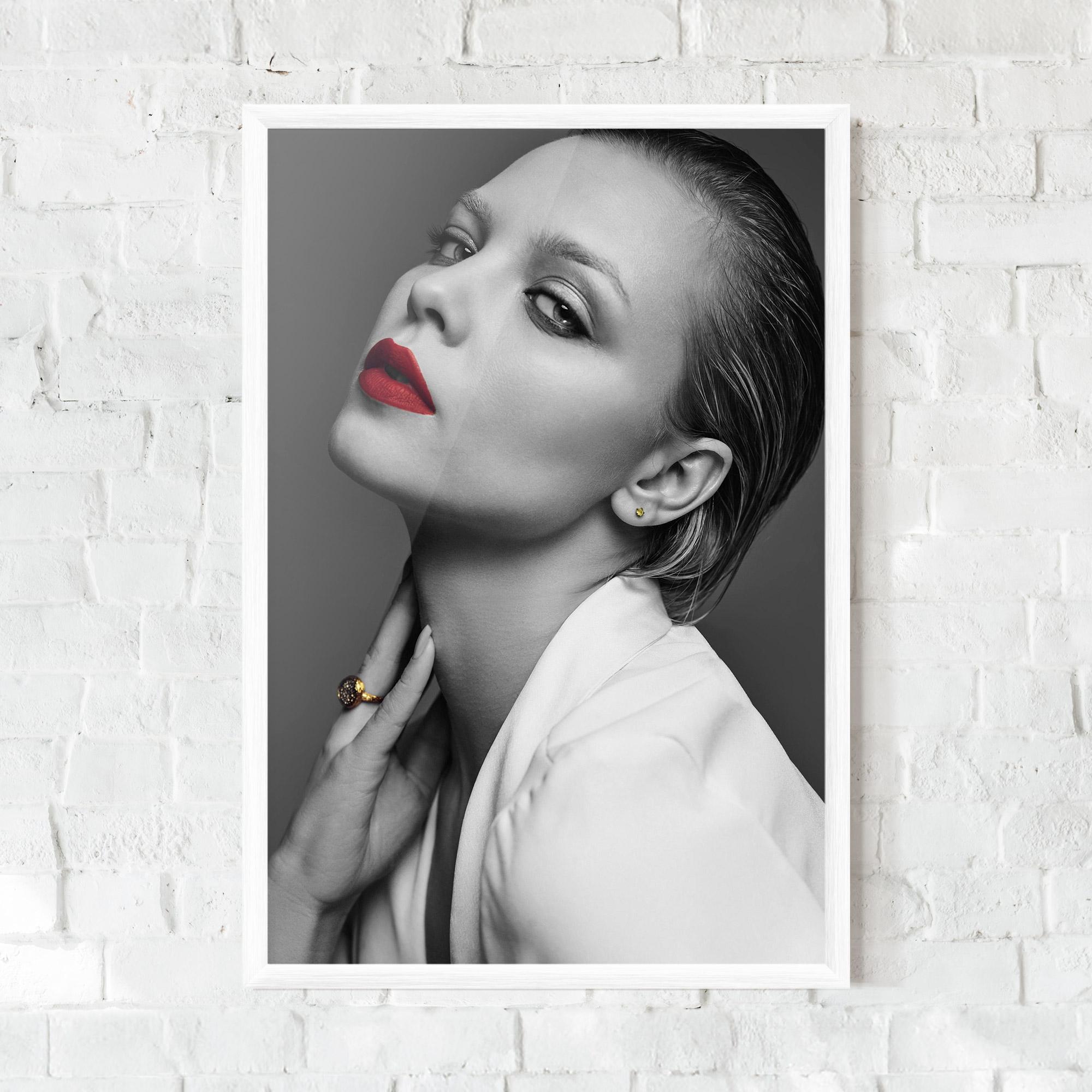 Gerahmte Poster Red Lips White Jacket mockup 0