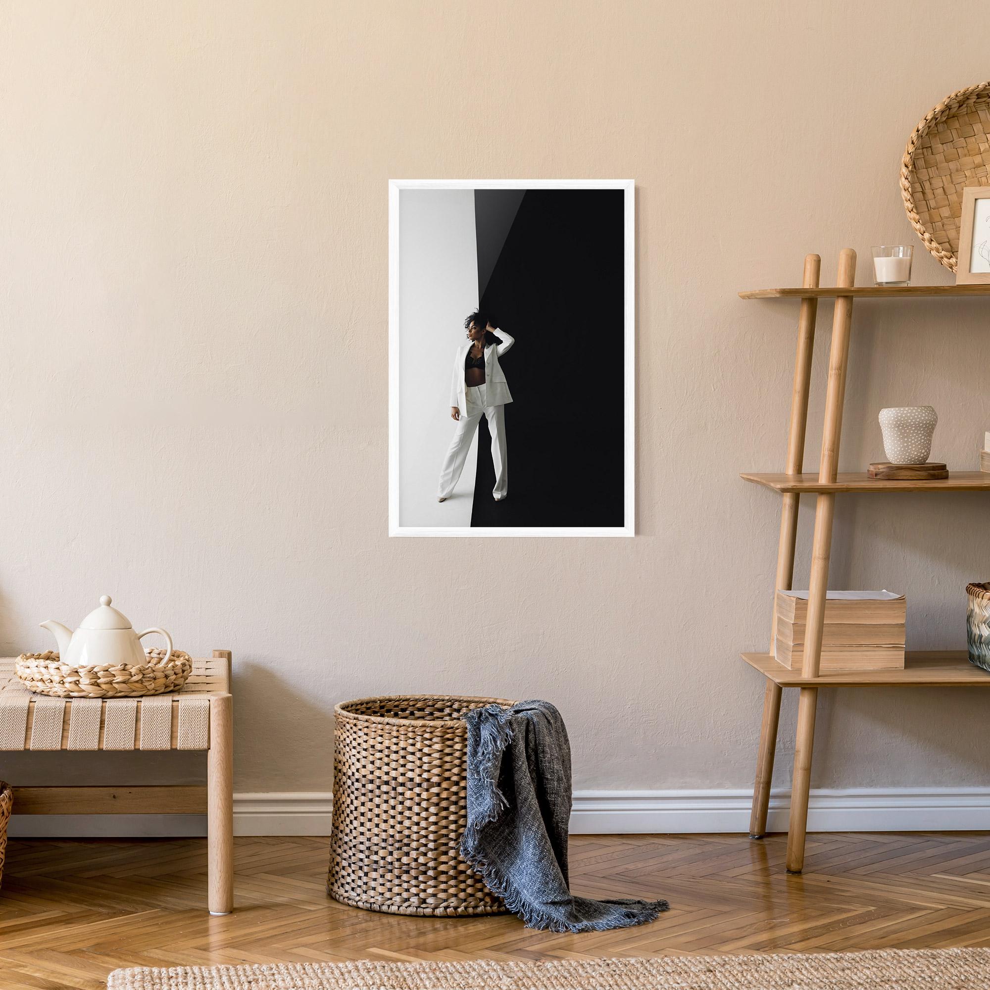 Gerahmte Poster African Girl White Outfit mockup 9