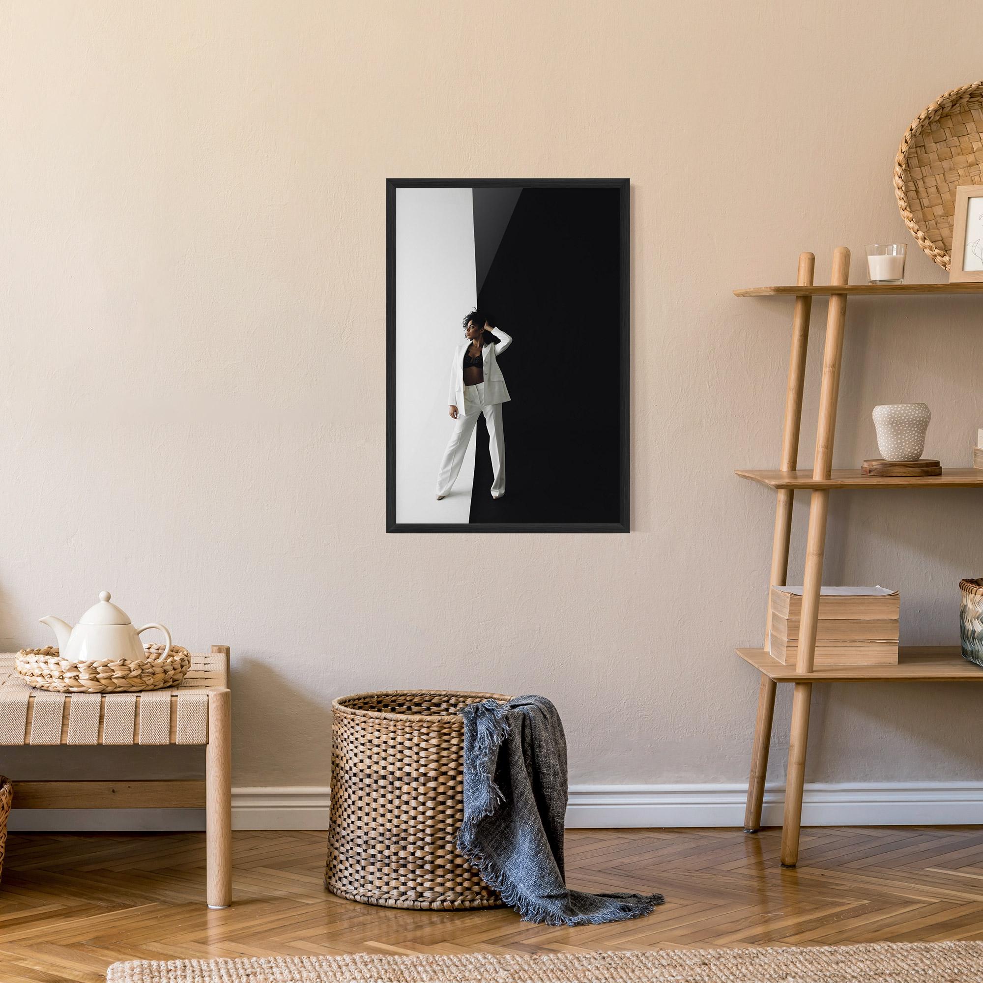 Gerahmte Poster African Girl White Outfit mockup 9