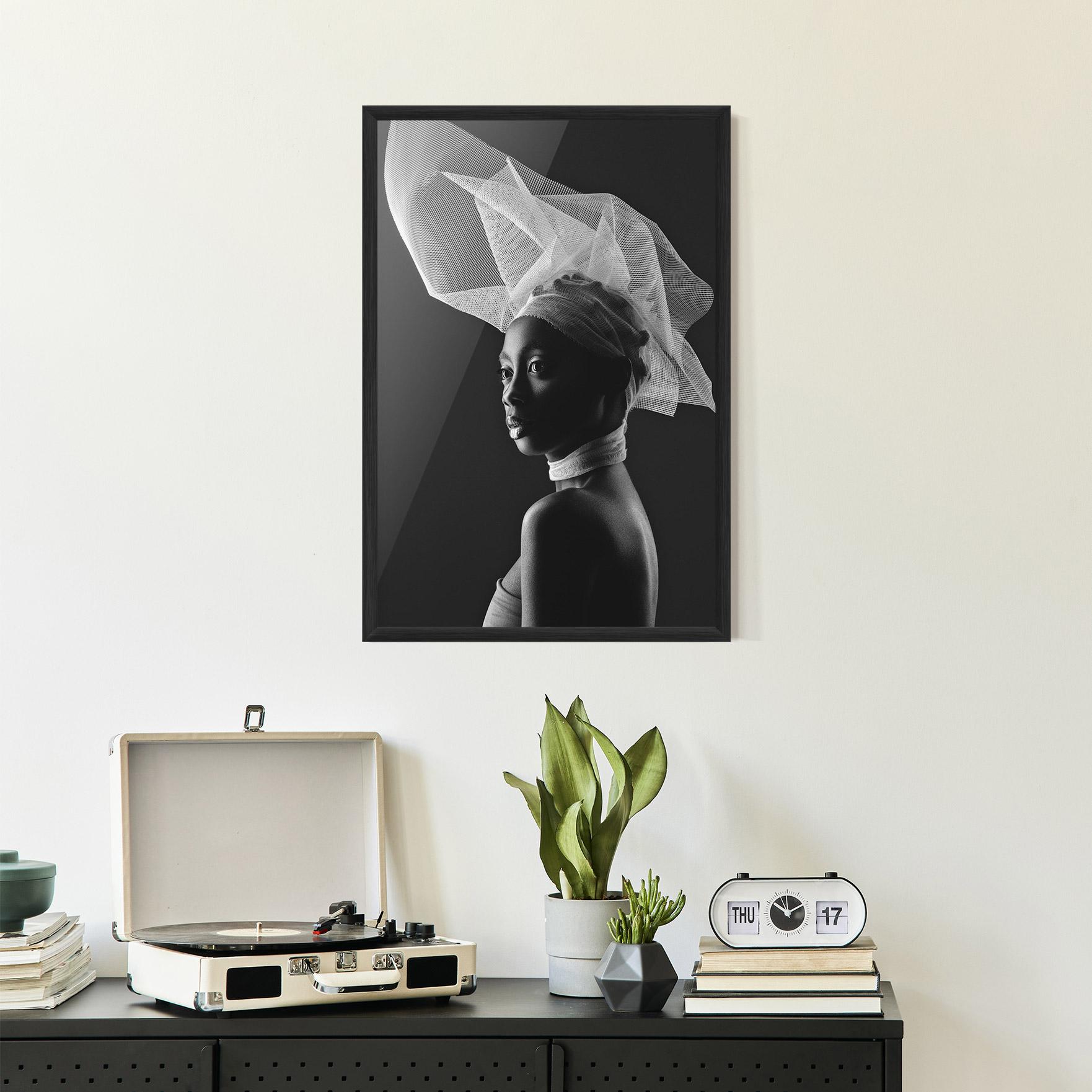 Gerahmte Poster Veil Hat Woman mockup 2