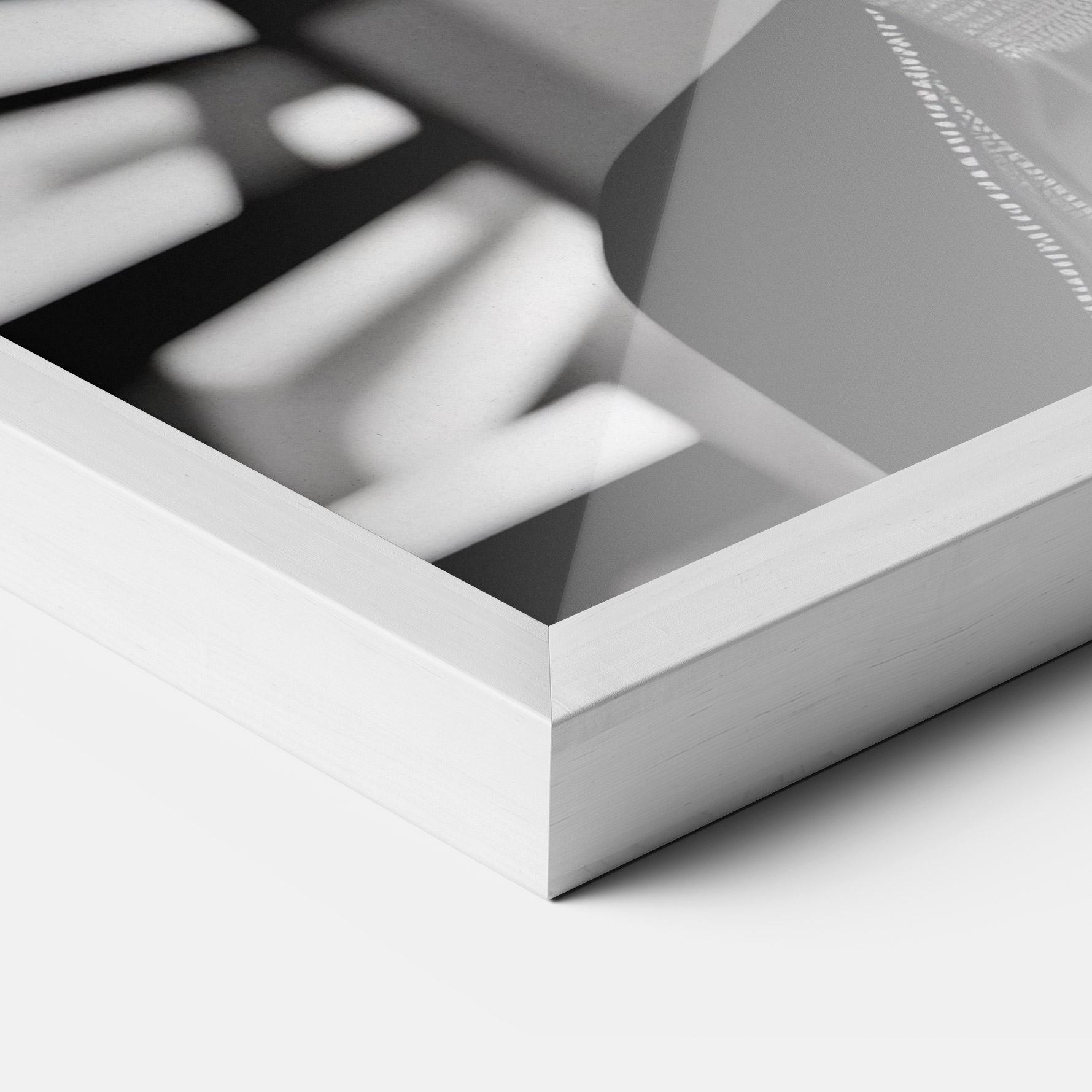 Gerahmte Poster Big Black Hat mockup 3