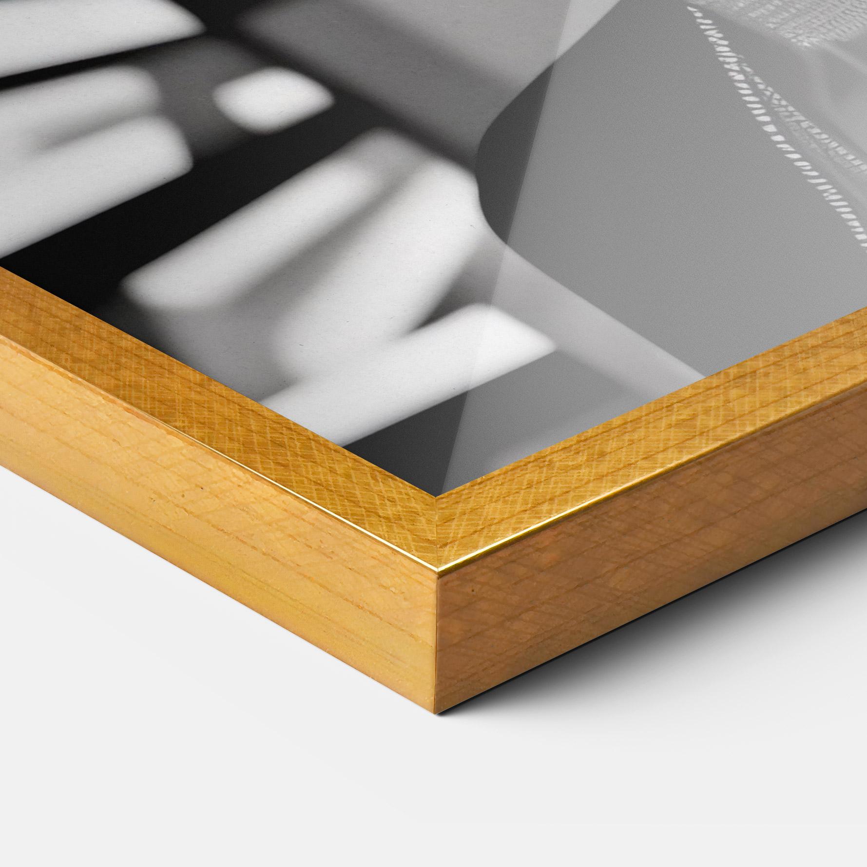 Gerahmte Poster Big Black Hat mockup 3