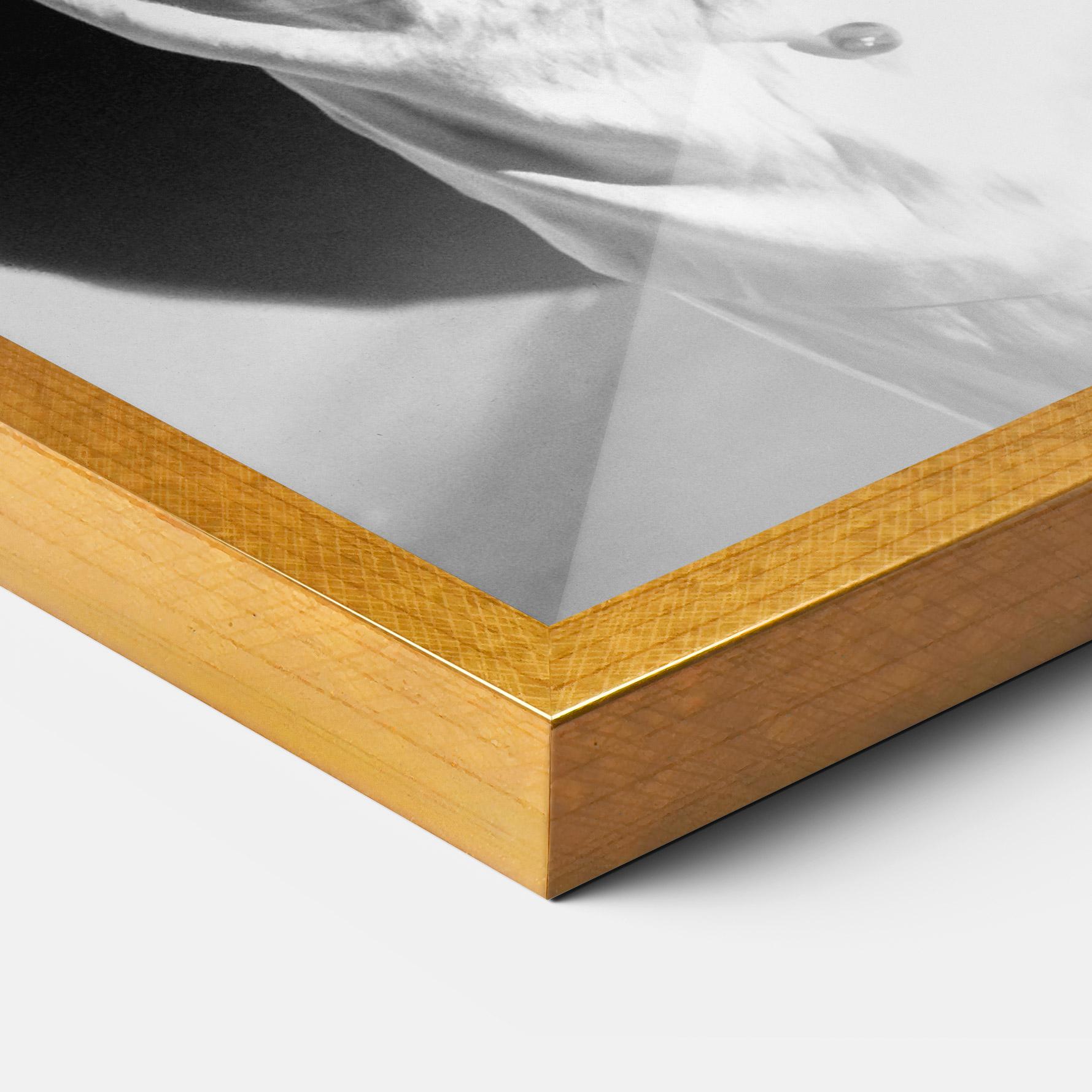 Gerahmte Poster Woman Black Wall mockup 3