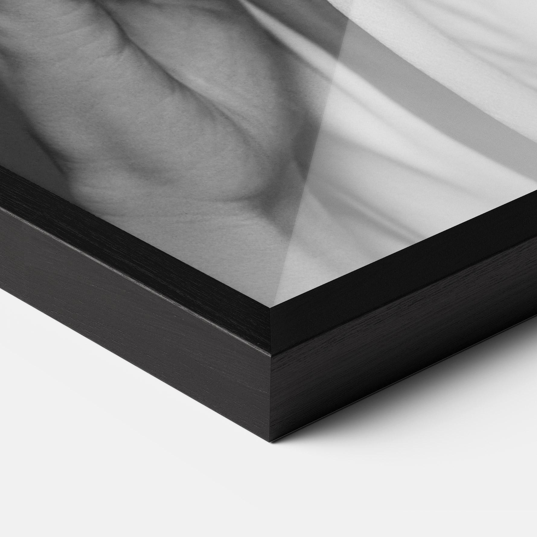 Gerahmte Poster Red Lips White Jacket mockup 3