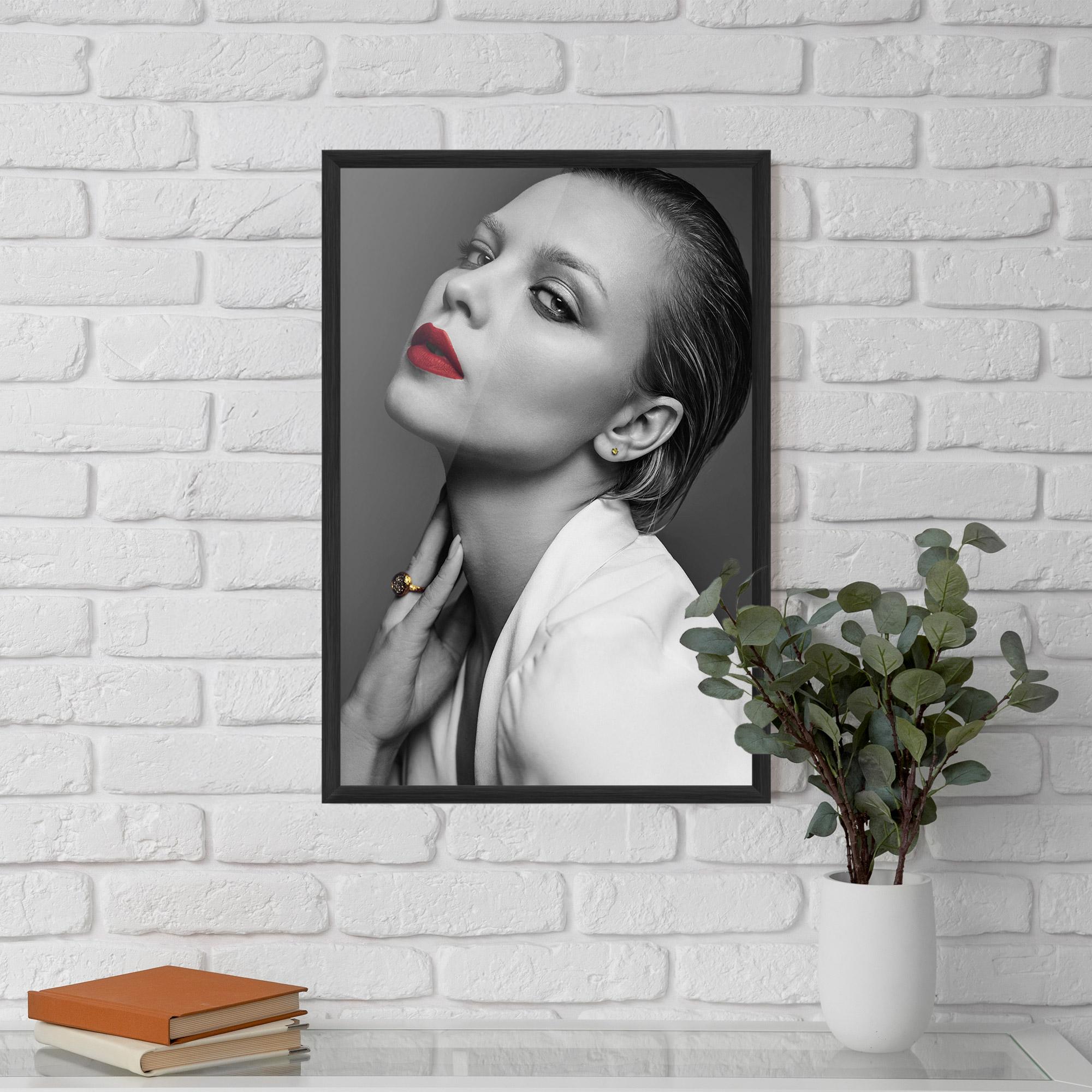 Gerahmte Poster Red Lips White Jacket mockup 5