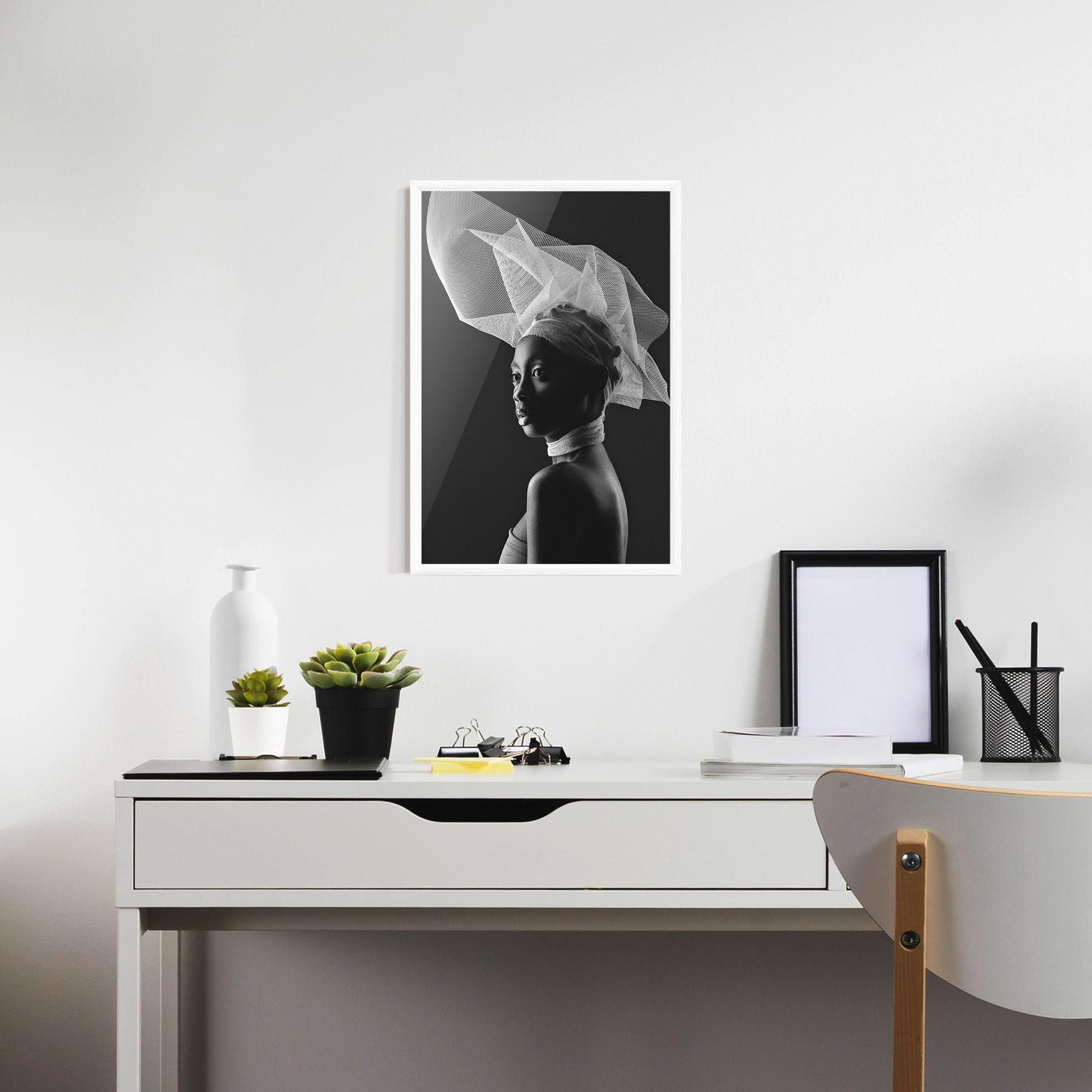 Gerahmte Poster Veil Hat Woman mockup 7