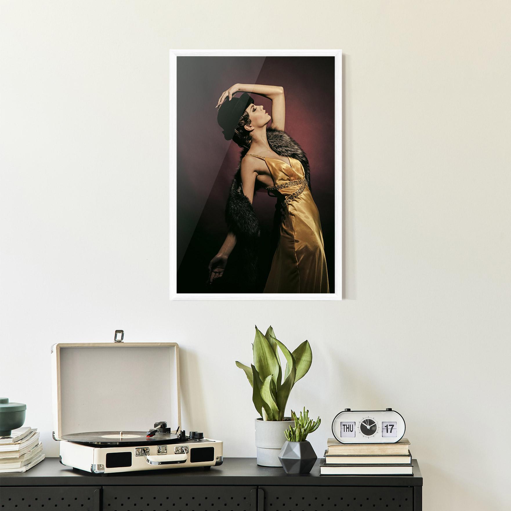 Gerahmte Poster Dancing Vintage Clothes mockup 2