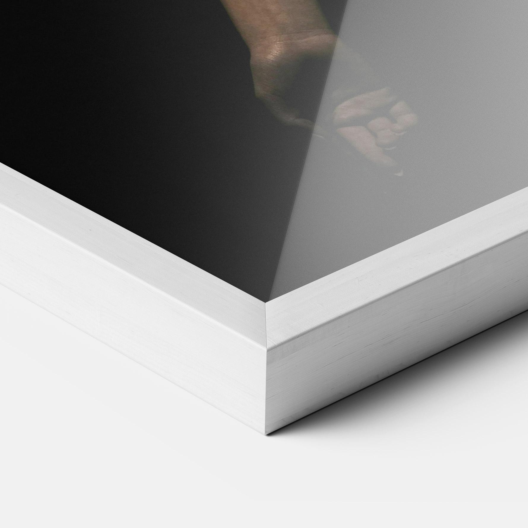 Gerahmte Poster Dancing Vintage Clothes mockup 3