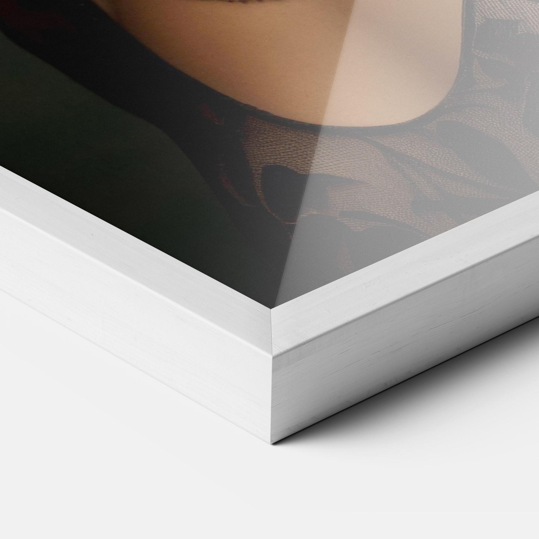 Gerahmte Poster Elegant Vintage Woman mockup 3