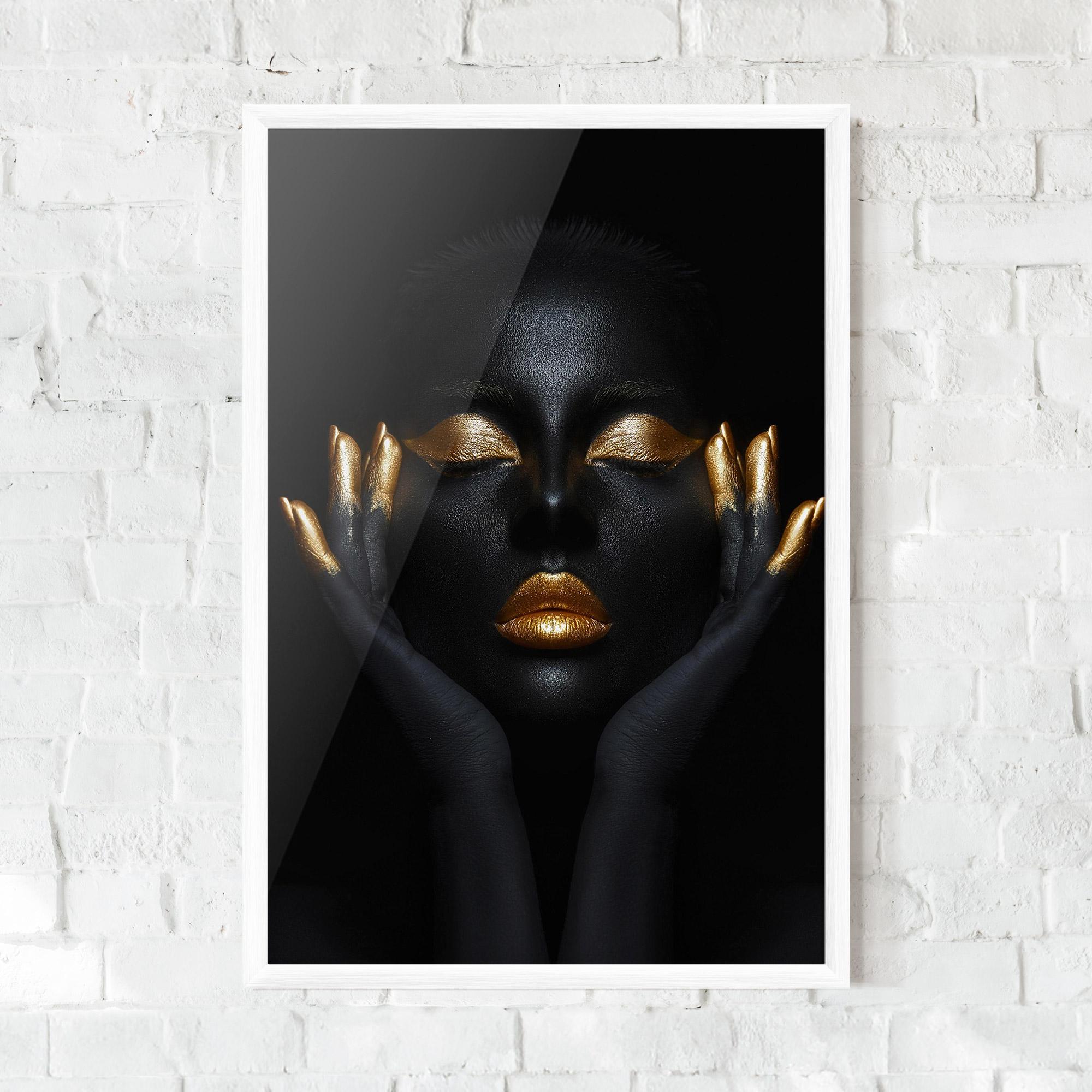Gerahmte Poster Fingertips Gold Makeup mockup 0
