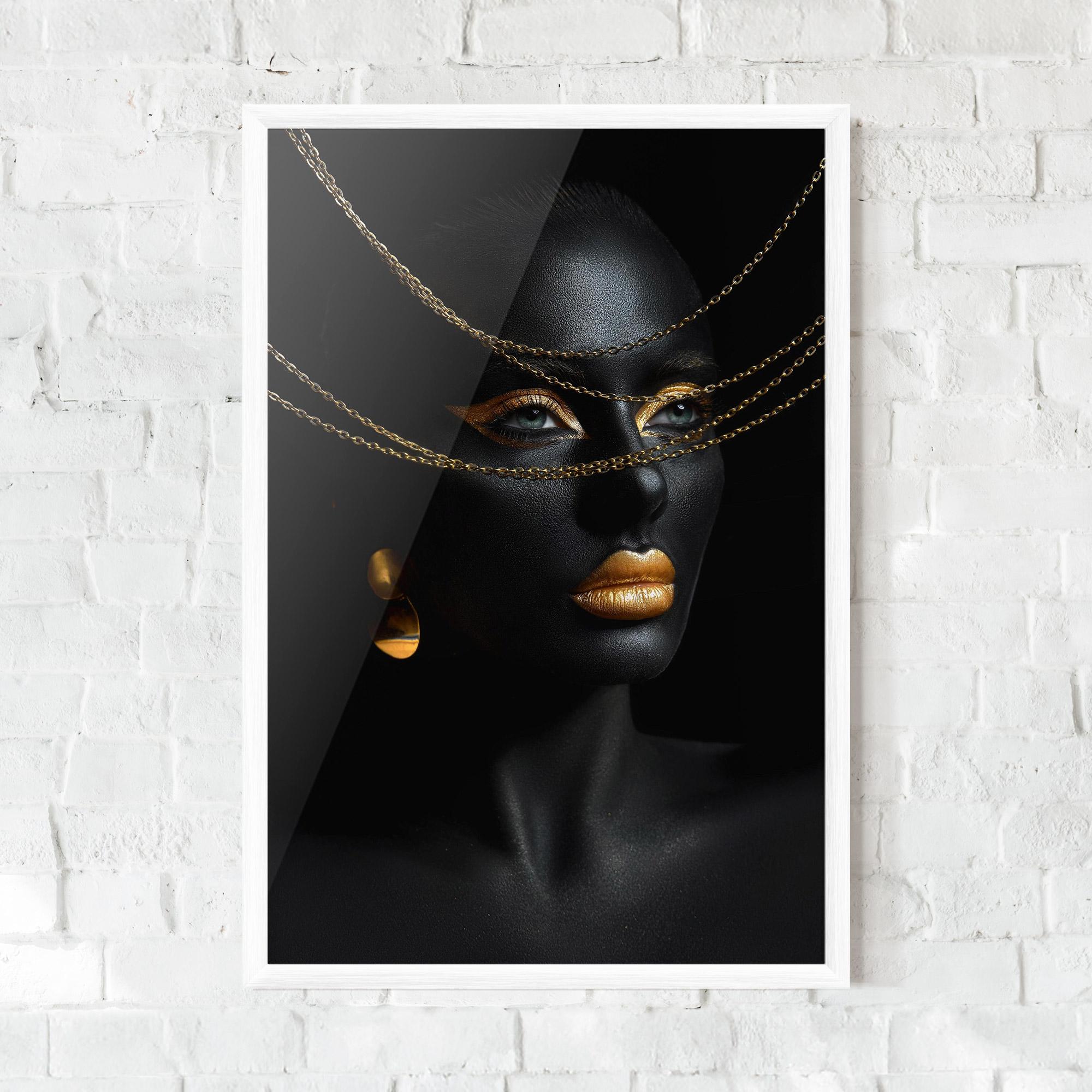 Gerahmte Poster Gold Chain Woman mockup 0