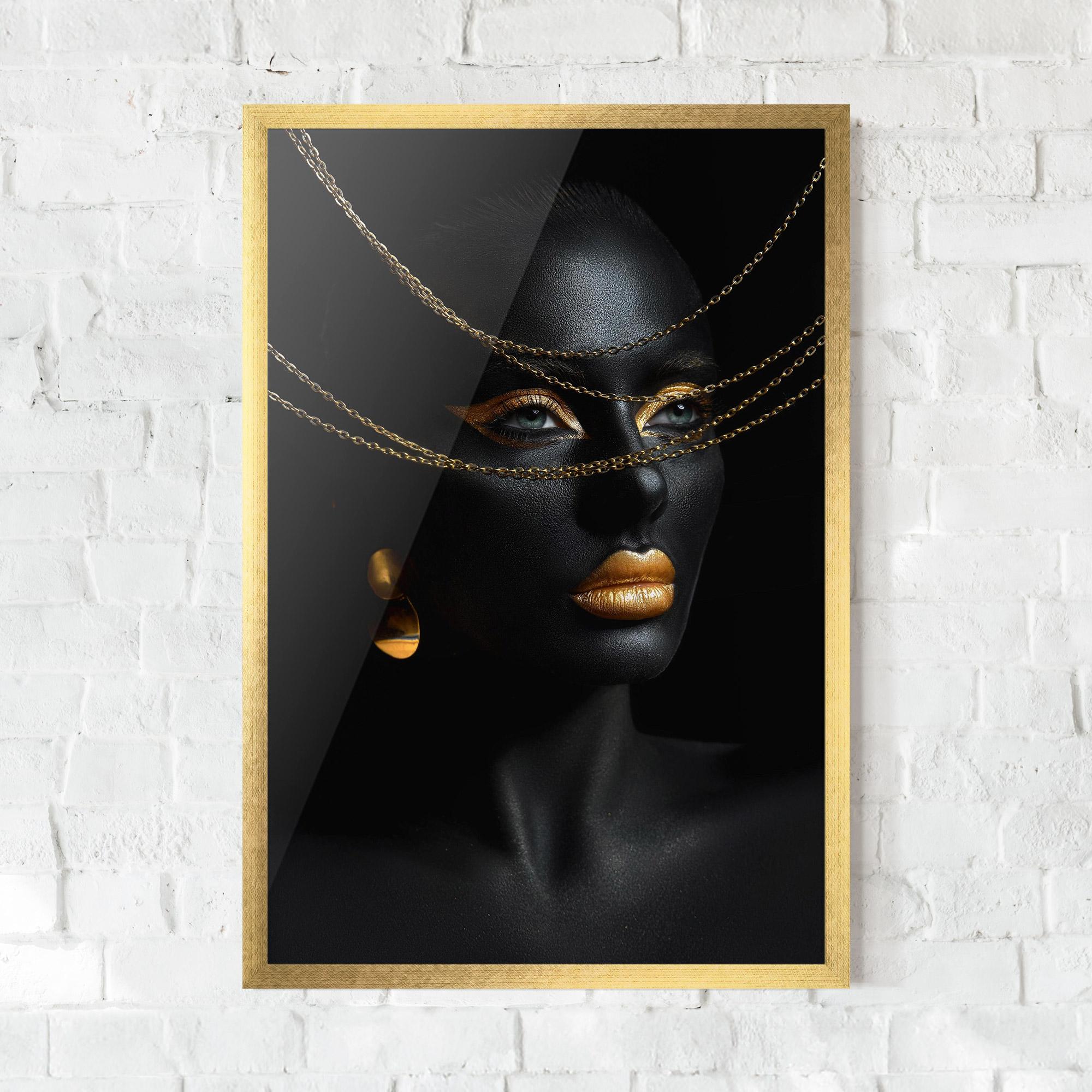 Gerahmte Poster Gold Chain Woman mockup 0