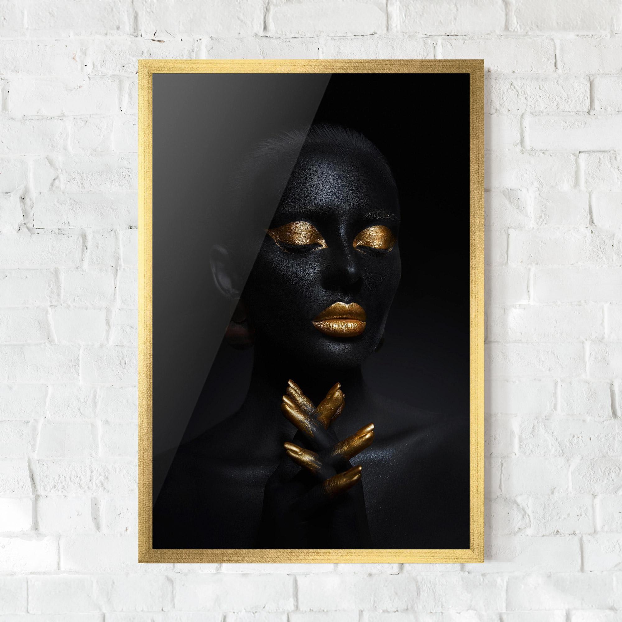 Gerahmte Poster Gold Hand Pray mockup 0