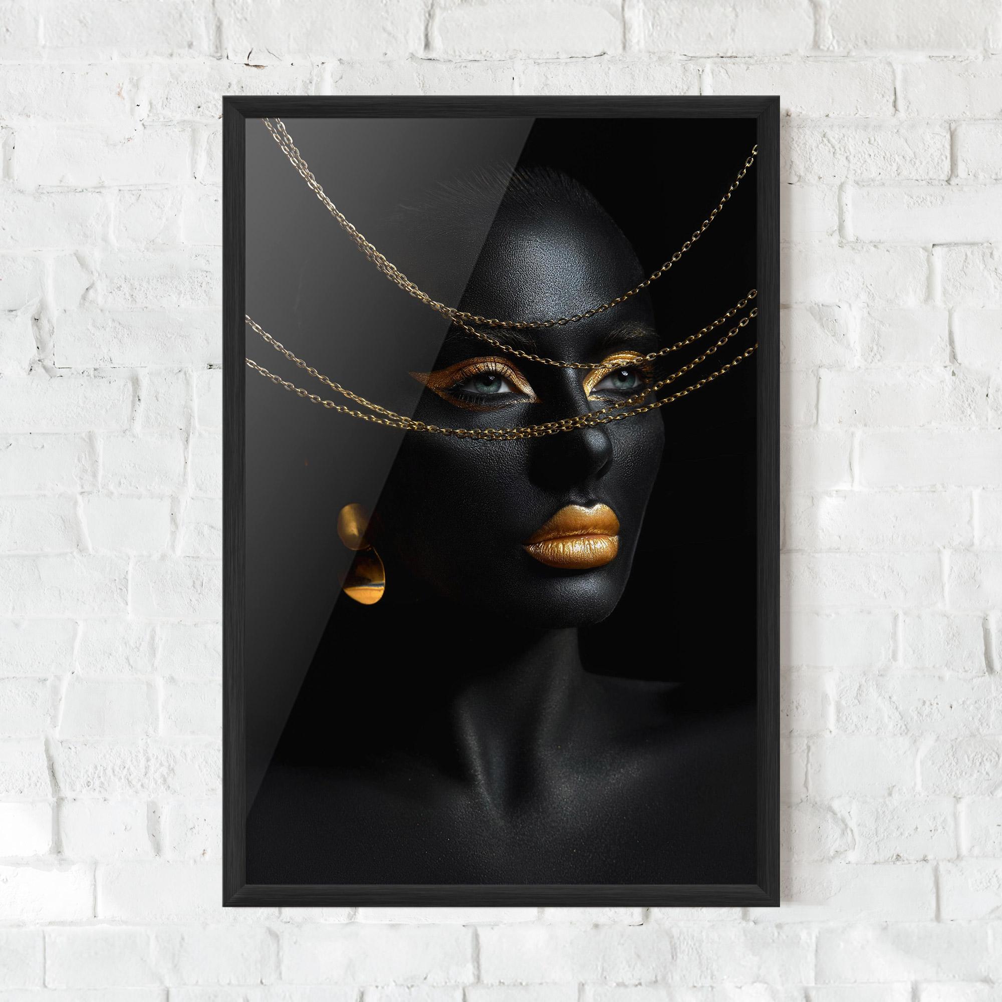 Gerahmte Poster Gold Chain Woman mockup 0