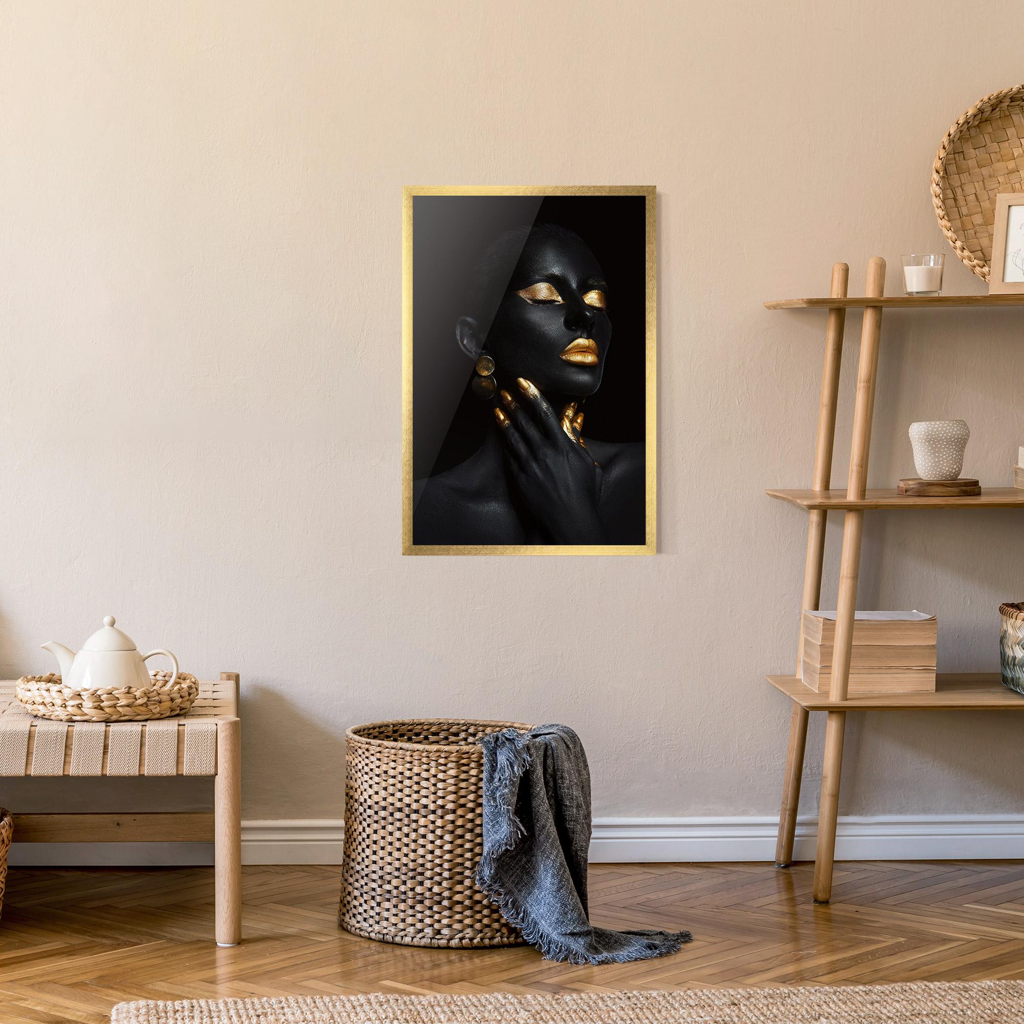 Gerahmte Poster Eyelids Gold Makeup mockup 9