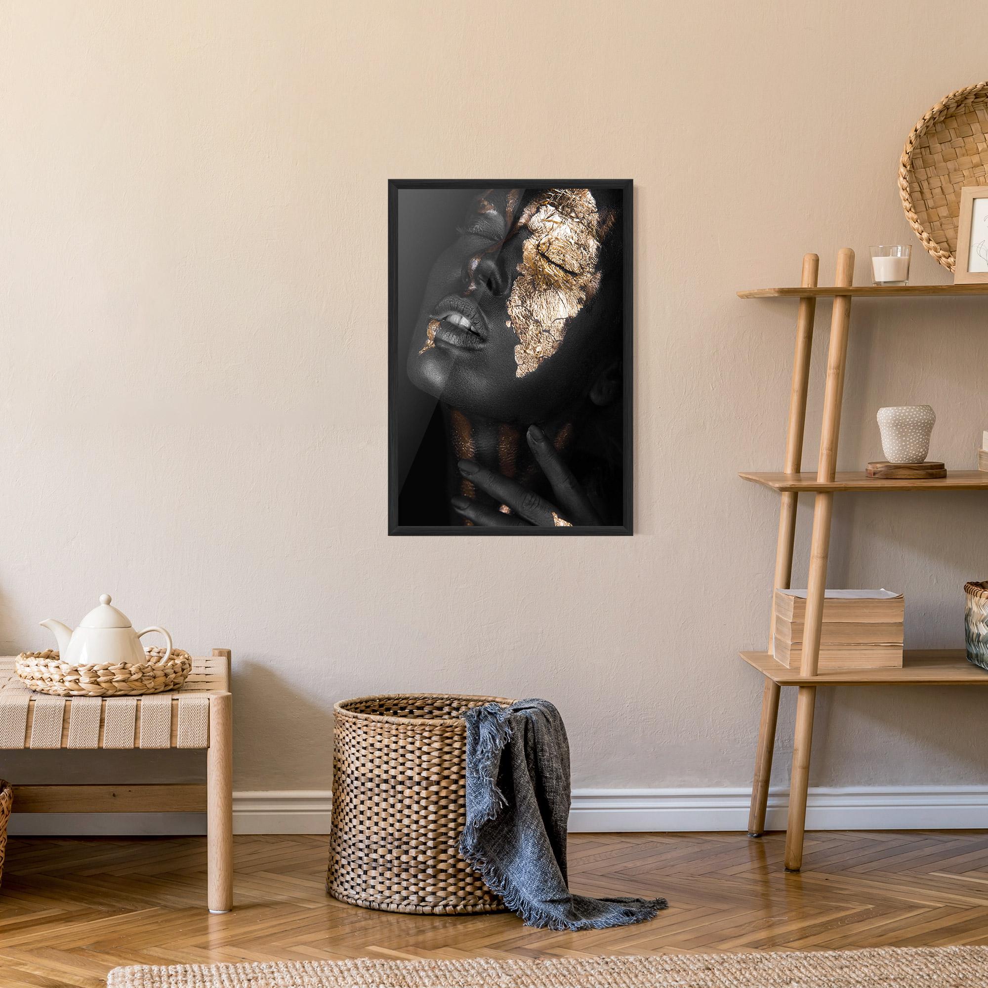 Gerahmte Poster Darkskinned Gold Art mockup 9