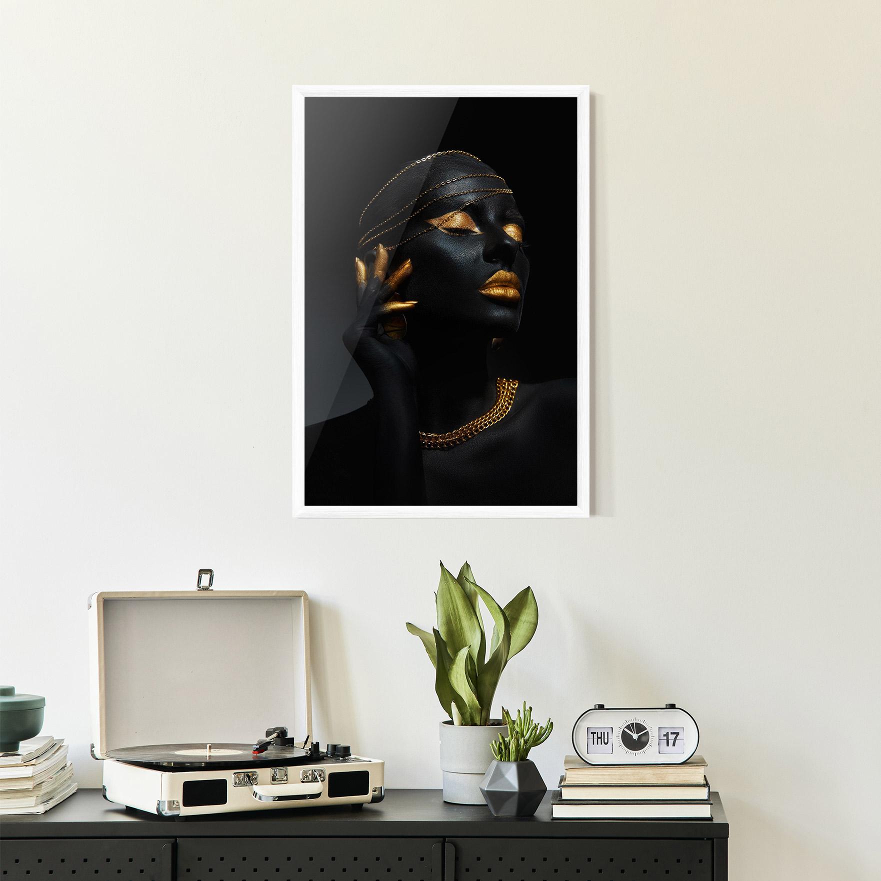 Gerahmte Poster Gold Makeup Eyelids mockup 2