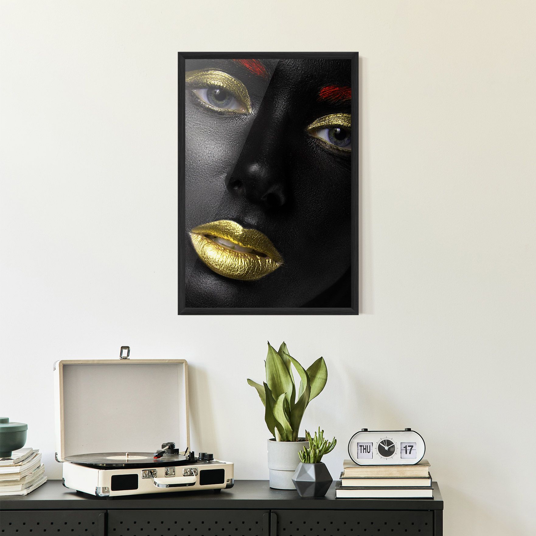 Gold Red Lips mockup 2