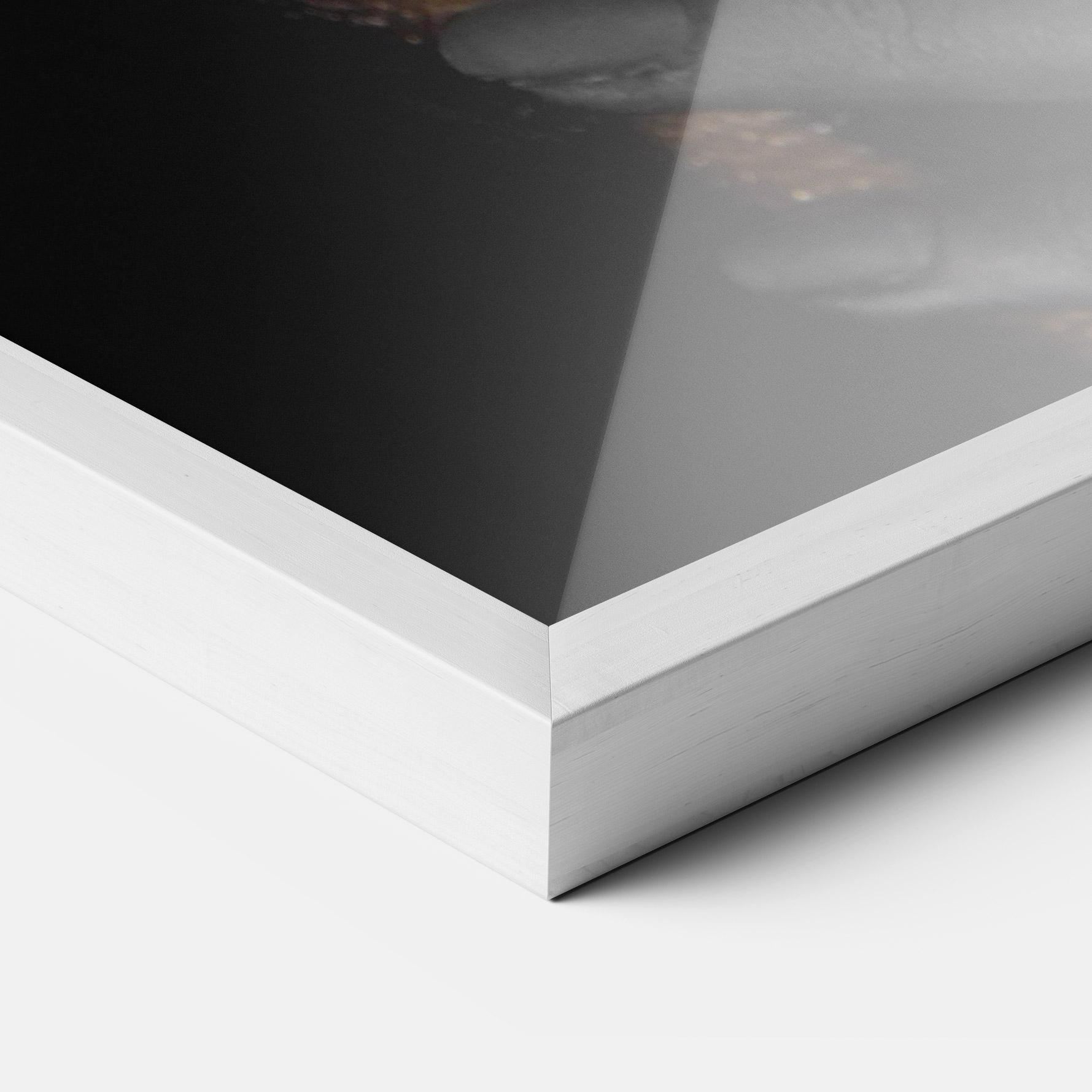 Gerahmte Poster Darkskinned Gold Art mockup 3