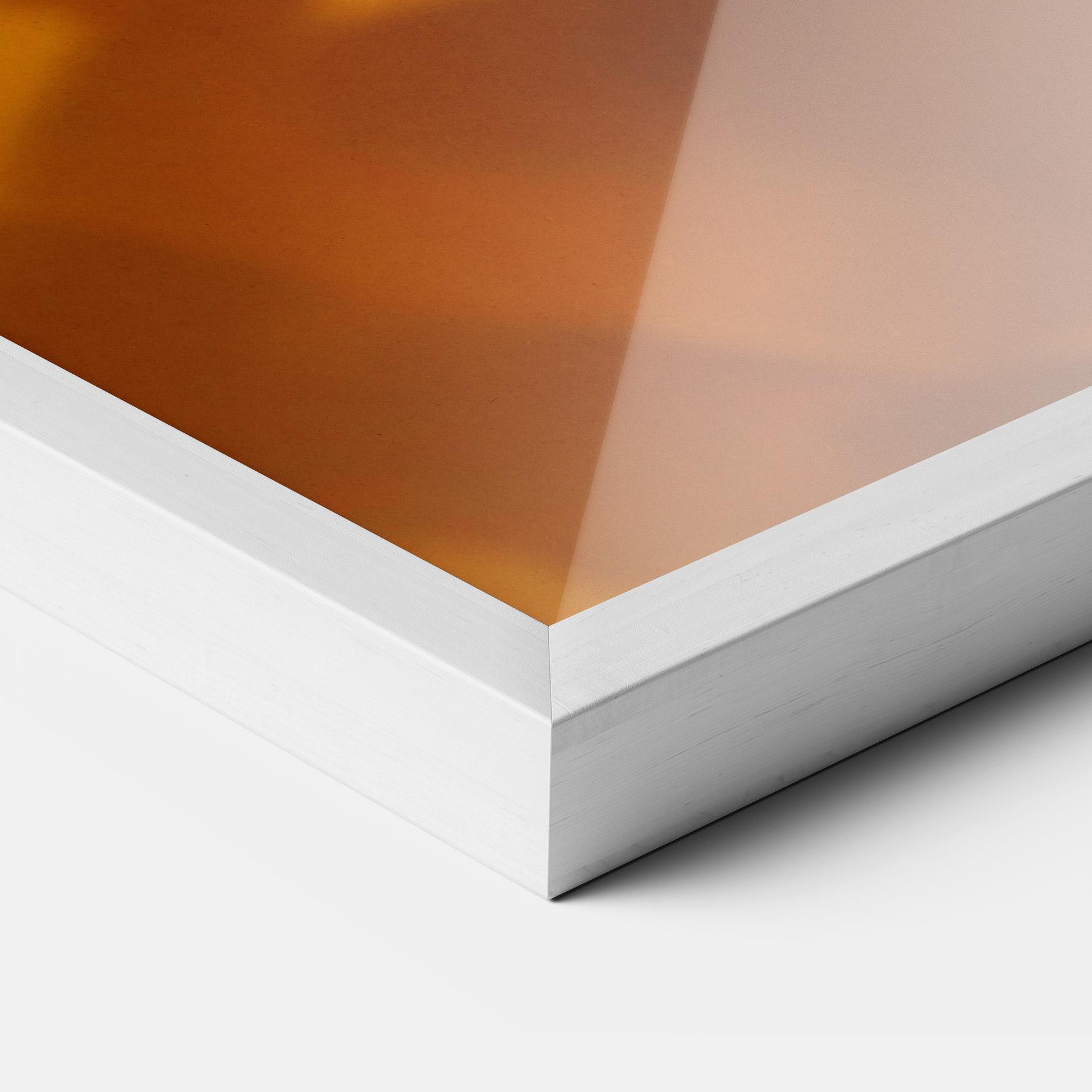 Gerahmte Poster Fashion Gold Portrait mockup 3