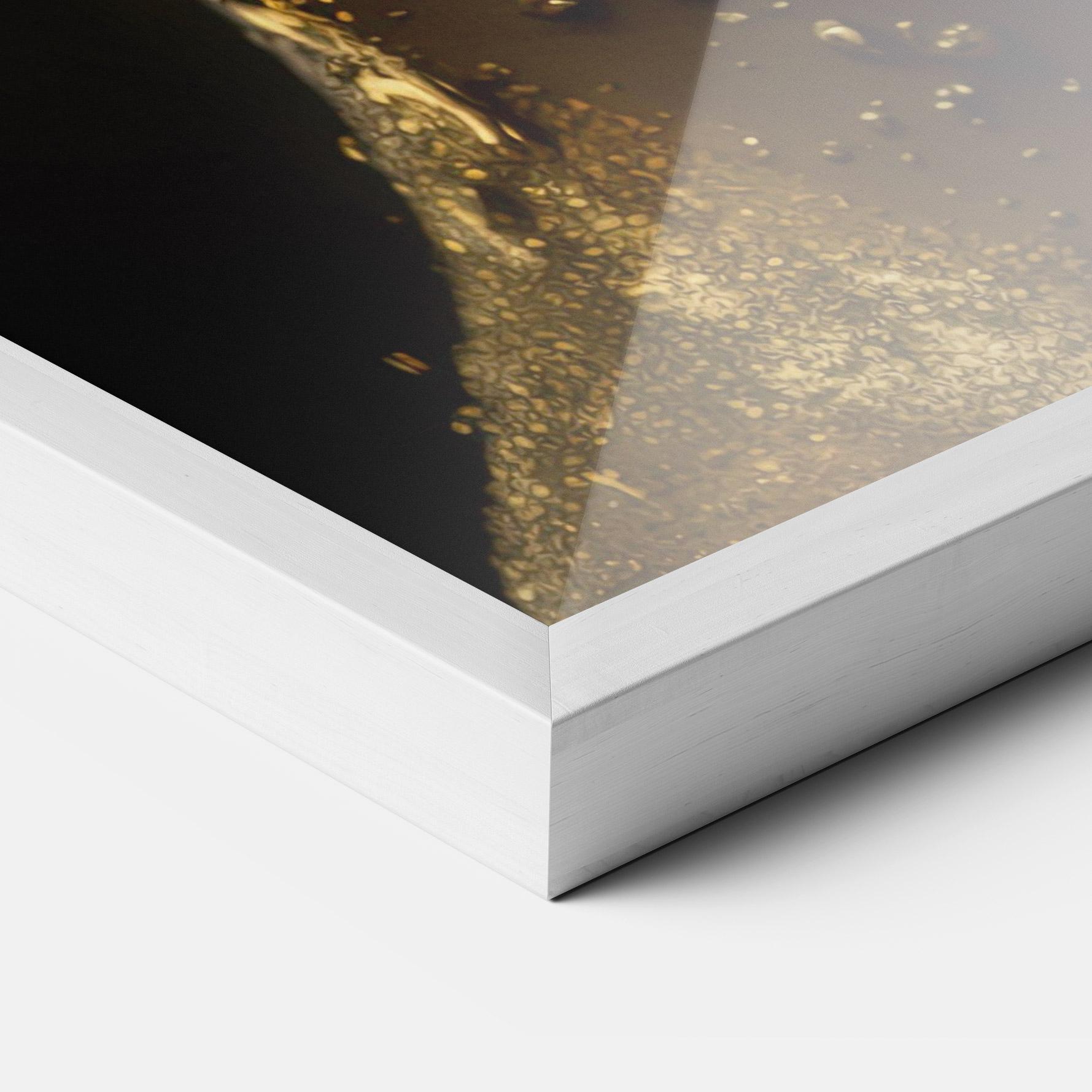 Gerahmte Poster Gold Sparkling Woman mockup 3