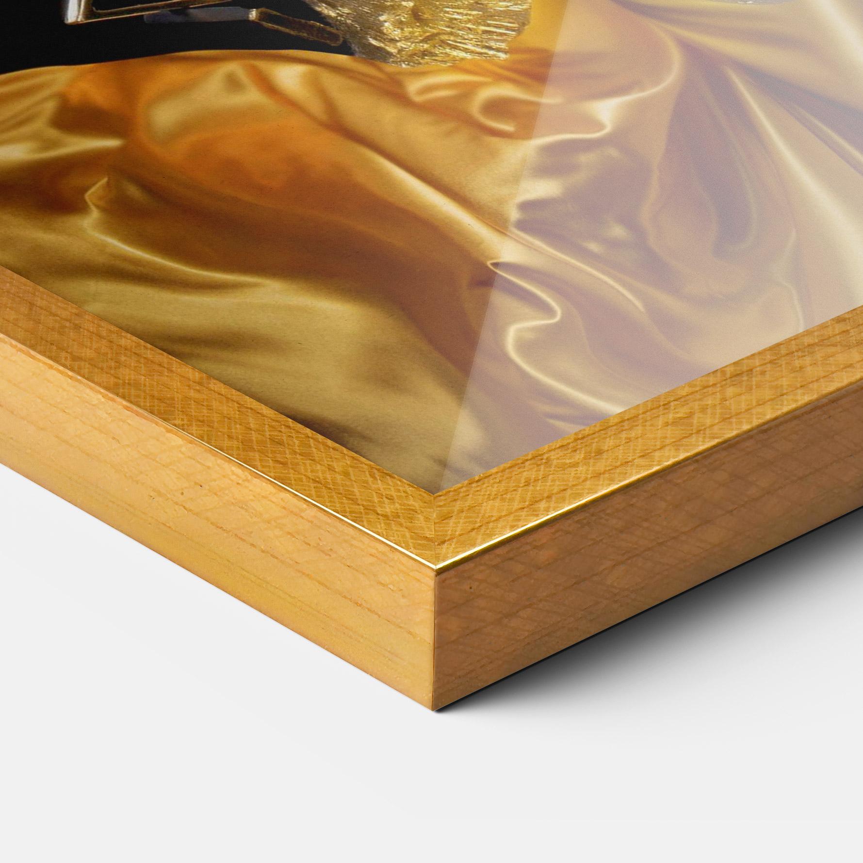 Gerahmte Poster Glamorous Gold Outfit mockup 3