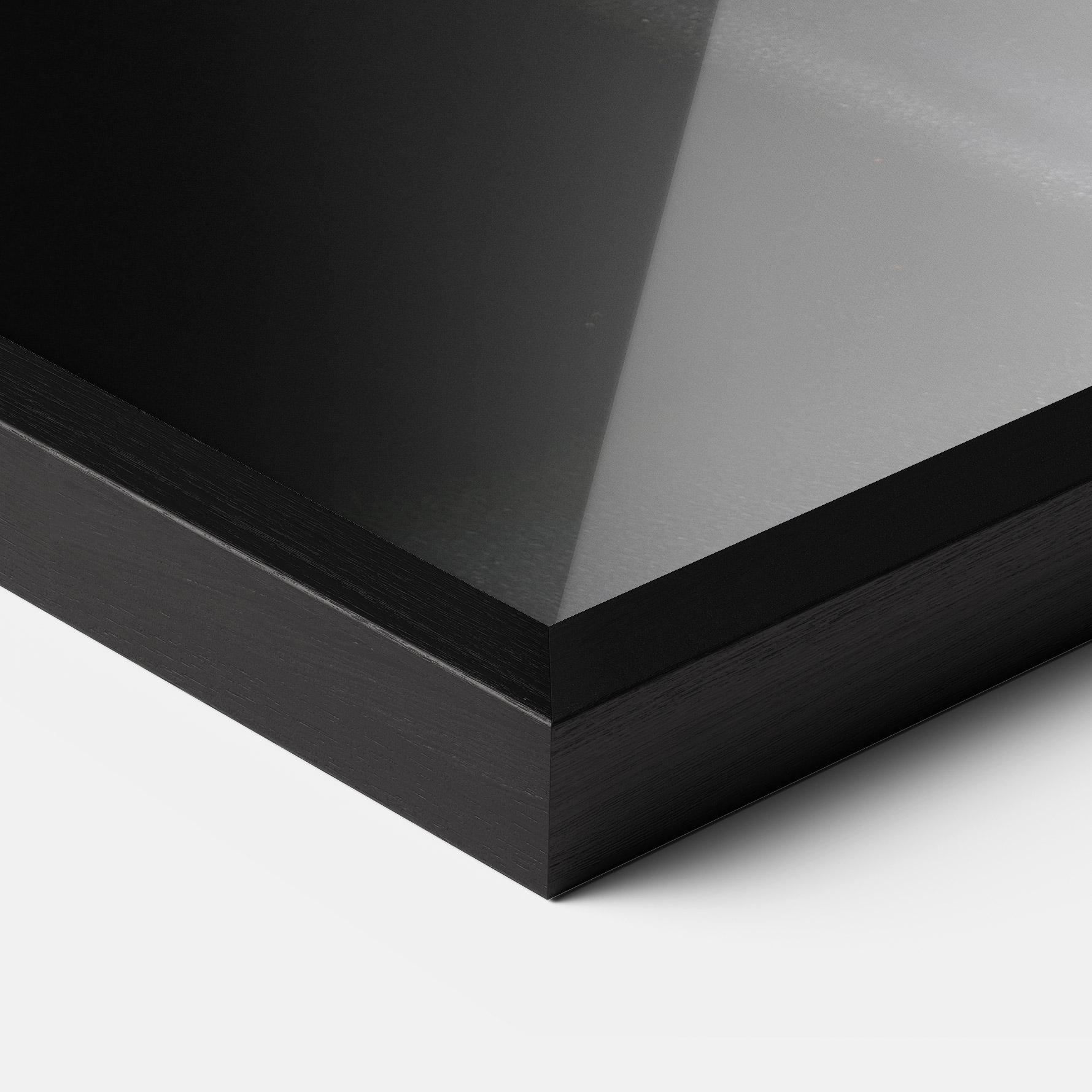 Gerahmte Poster Chain Gold Lips mockup 3