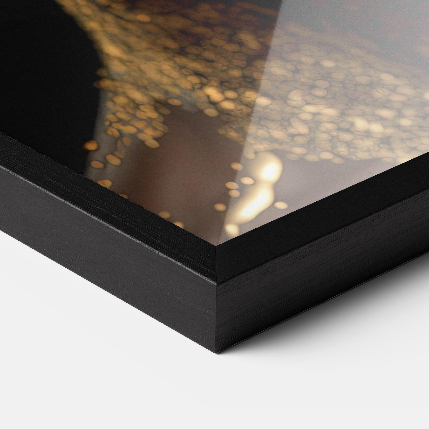 Gerahmte Poster Dripping Gold Woman mockup 3