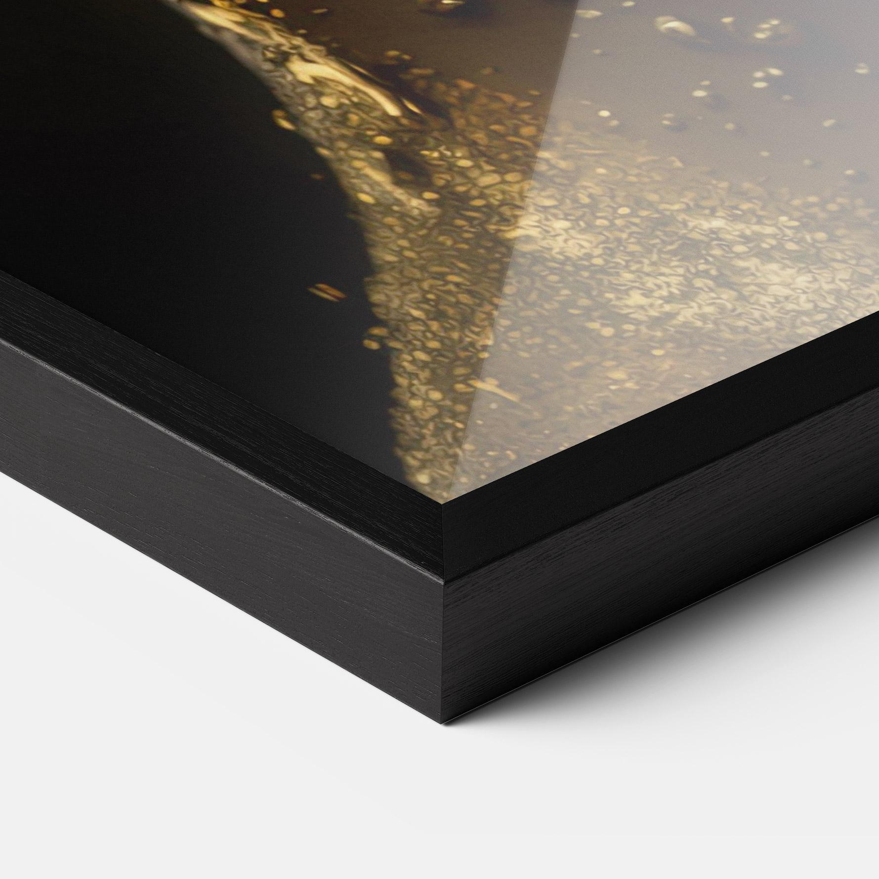 Gerahmte Poster Gold Sparkling Woman mockup 3